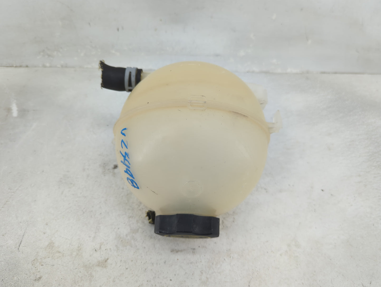 2018 Chevrolet Equinox Radiator Coolant Overflow Expansion Tank Bottle 1433348 - Oemusedautoparts1.com