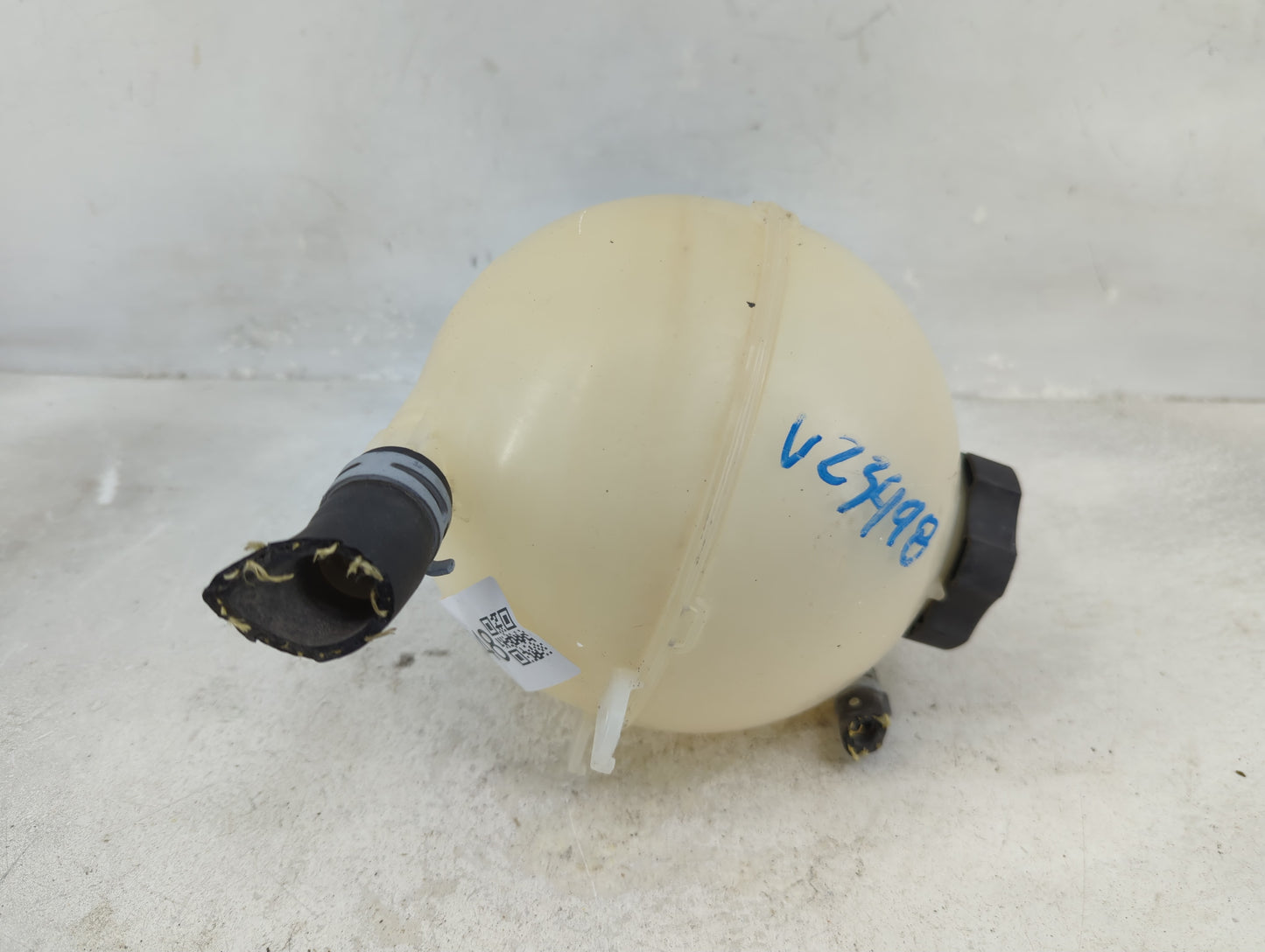 2018 Chevrolet Equinox Radiator Coolant Overflow Expansion Tank Bottle 1433348 - Oemusedautoparts1.com