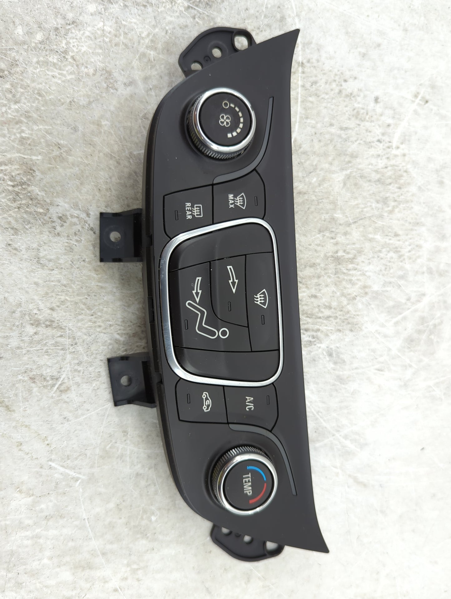 2018 Chevrolet Equinox Climate Control Module Temperature AC/Heater Replacement P/N:84175393 7370200000000X, 000235226 Fits 