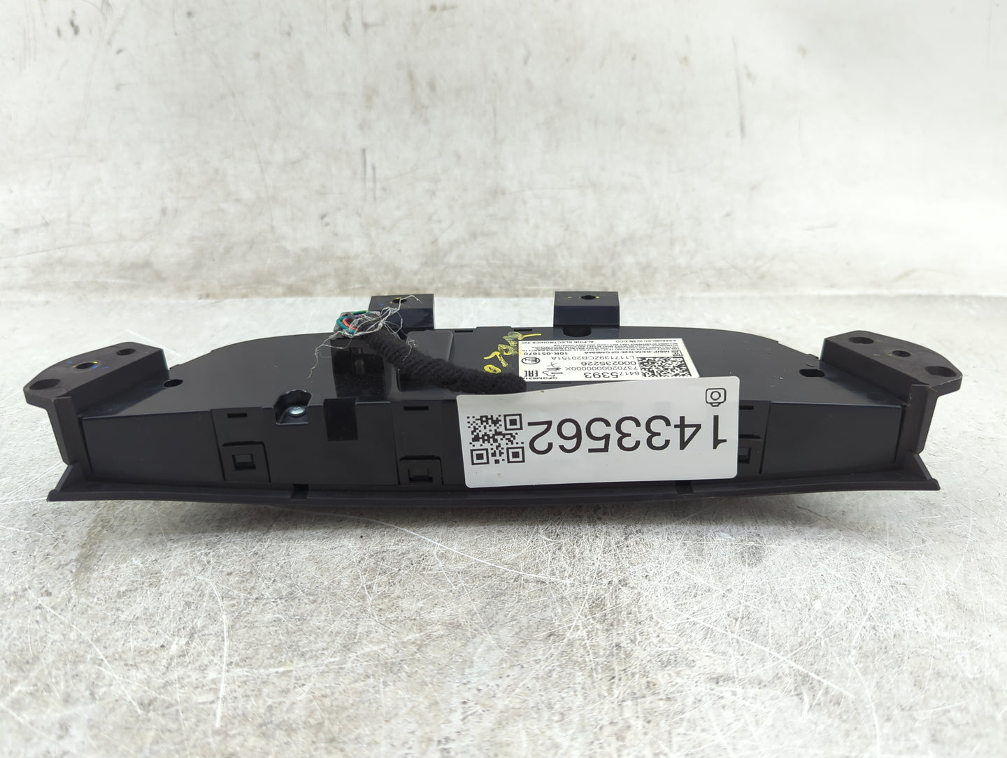 2018 Chevrolet Equinox Climate Control Module Temperature AC/Heater Replacement P/N:84175393 7370200000000X, 000235226 Fits 