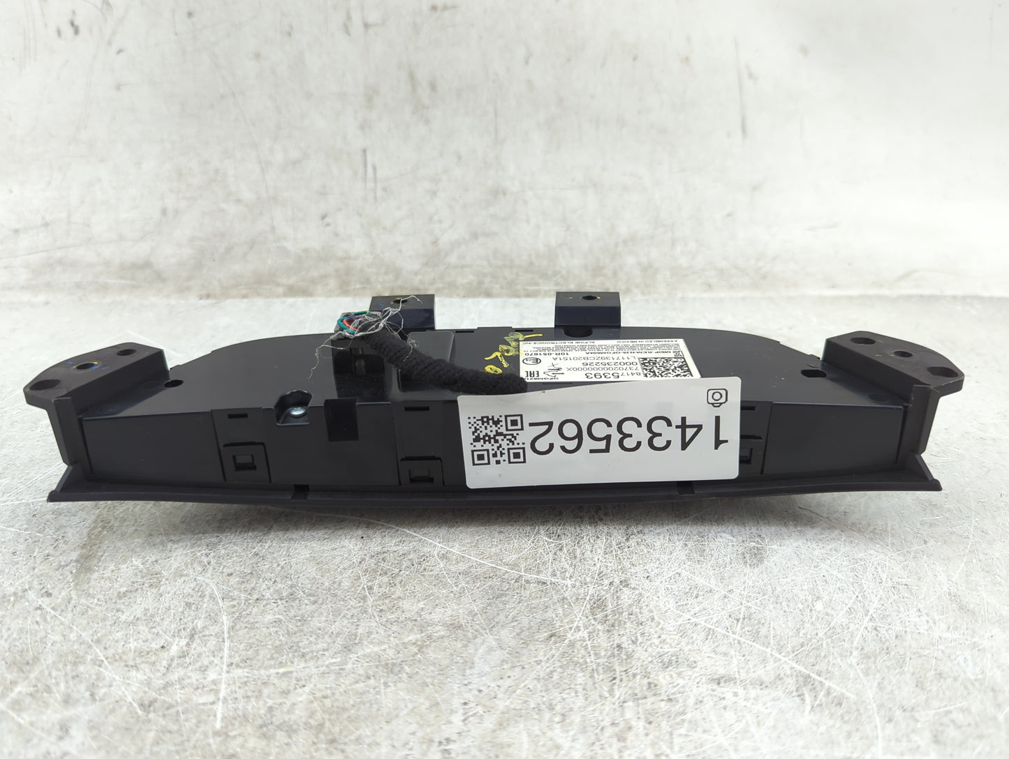 2018 Chevrolet Equinox Climate Control Module Temperature AC/Heater Replacement P/N:84175393 7370200000000X, 000235226 Fits 