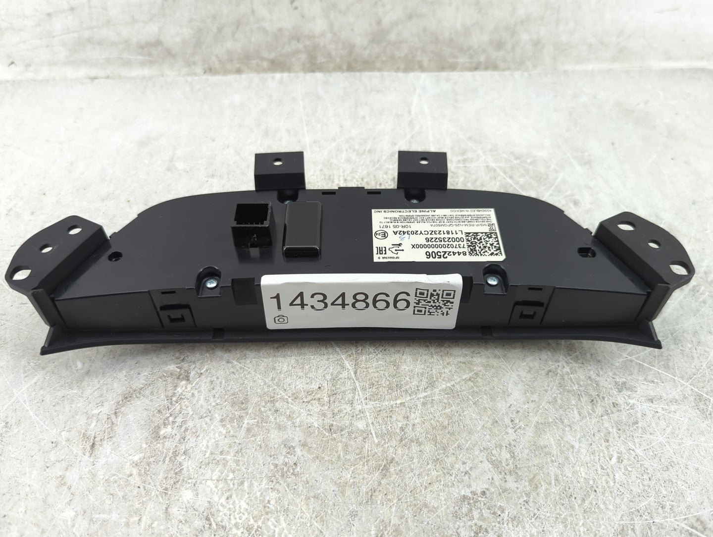 2018 Chevrolet Equinox Climate Control Module Temperature AC/Heater Replacement P/N:84422506 7370200000000X, 000235226 Fits 