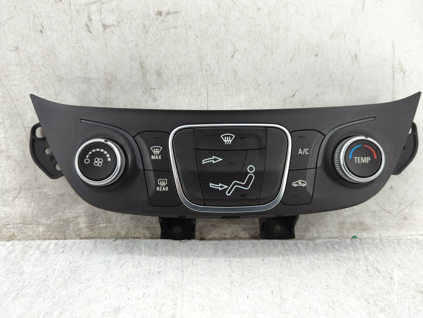 2018 Chevrolet Equinox Climate Control Module Temperature AC/Heater Replacement P/N:84175393 Fits OEM Used Auto Parts - Oemu