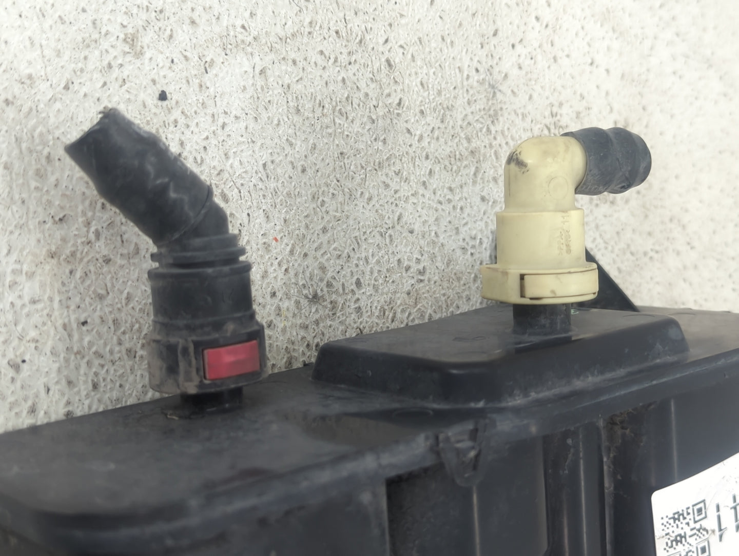2018 Chevrolet Equinox Fuel Vapor Charcoal Canister 1437041 - Oemusedautoparts1.com