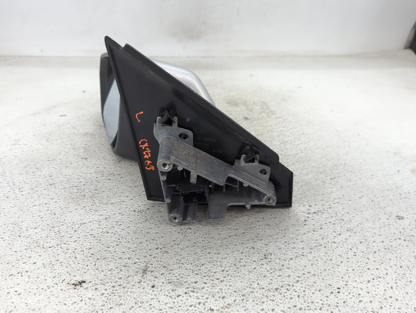 2018-2022 Chevrolet Equinox Driver Side View Mirror - Left Door Mirror OEM Used - Oemusedautoparts1.com