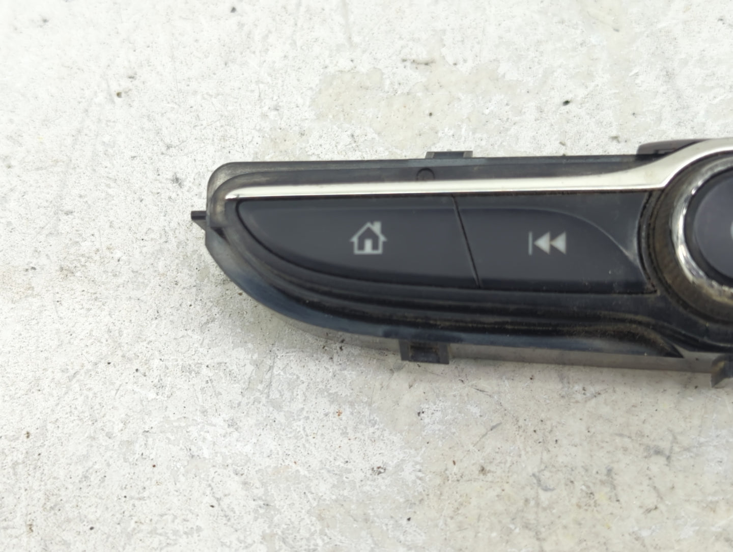 2018-2018 Chevrolet Equinox Radio Control Panel - Oemusedautoparts1.com
