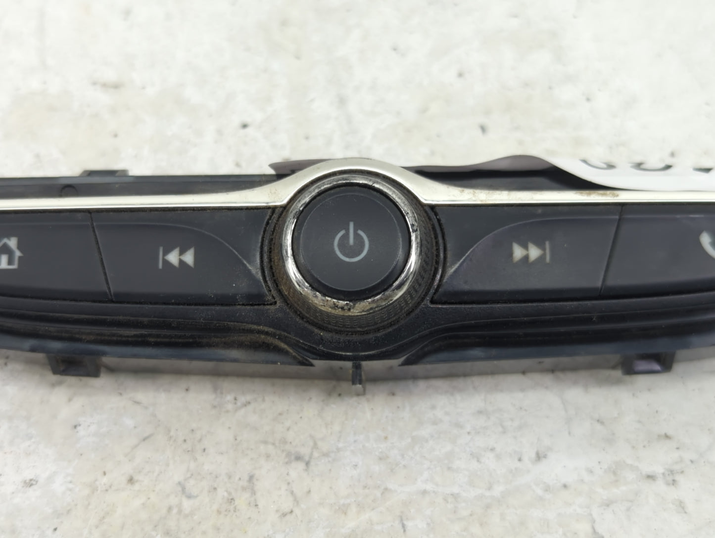 2018-2018 Chevrolet Equinox Radio Control Panel - Oemusedautoparts1.com
