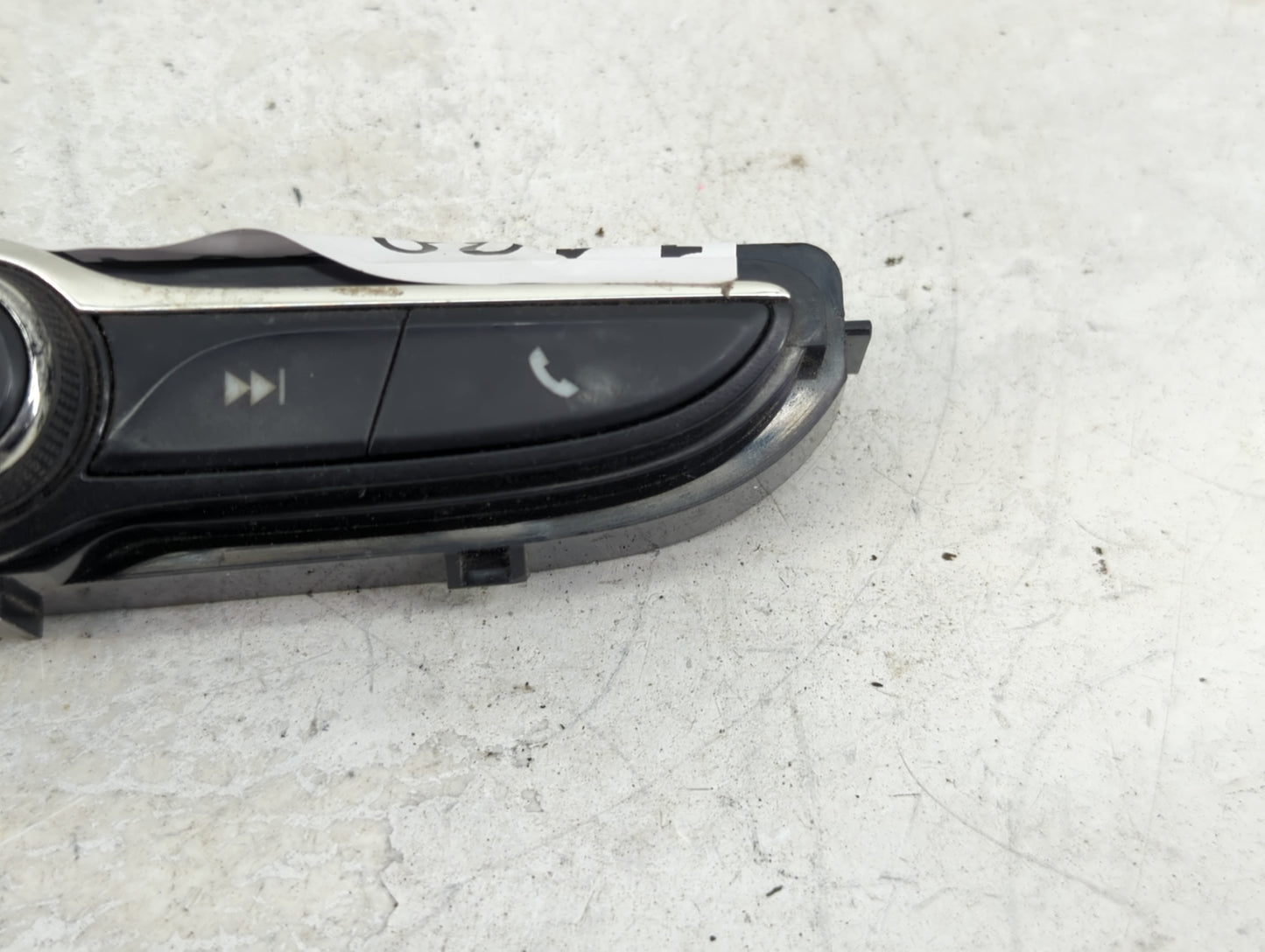 2018-2018 Chevrolet Equinox Radio Control Panel - Oemusedautoparts1.com