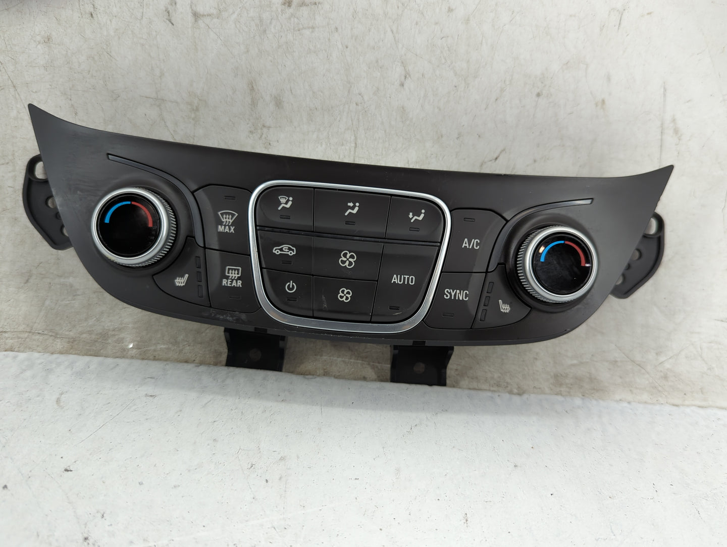 2018 Chevrolet Equinox Climate Control Module Temperature AC/Heater Replacement P/N:84175394 7370200000000X, 000235226 Fits 