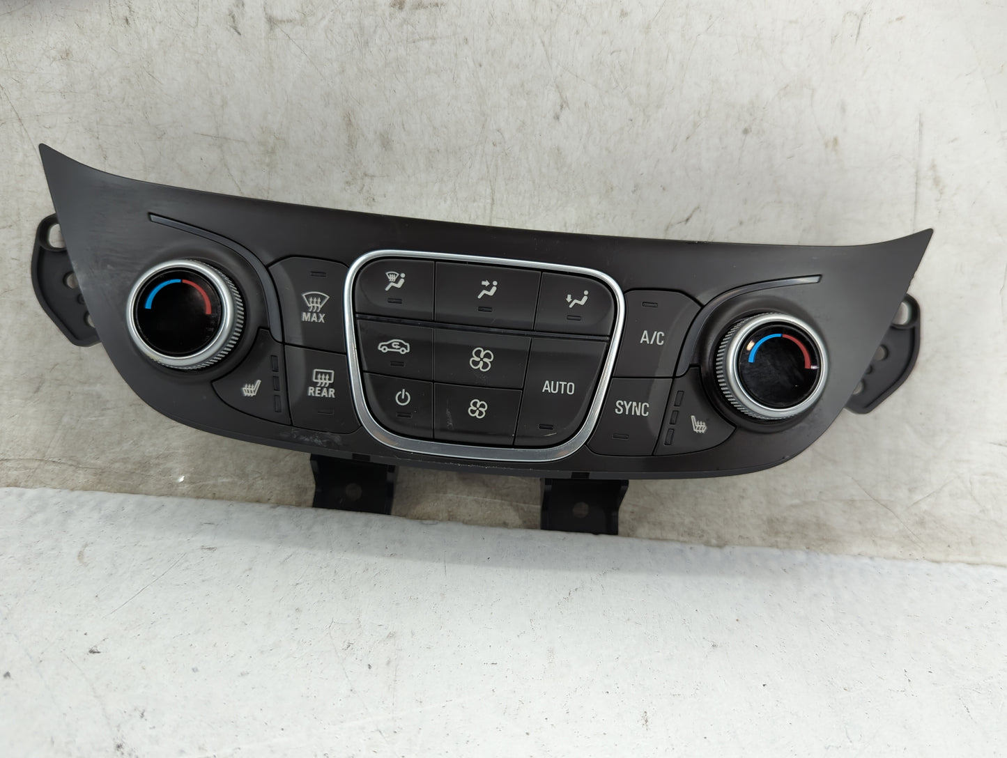 2018 Chevrolet Equinox Climate Control Module Temperature AC/Heater Replacement P/N:84175394 7370200000000X, 000235226 Fits 