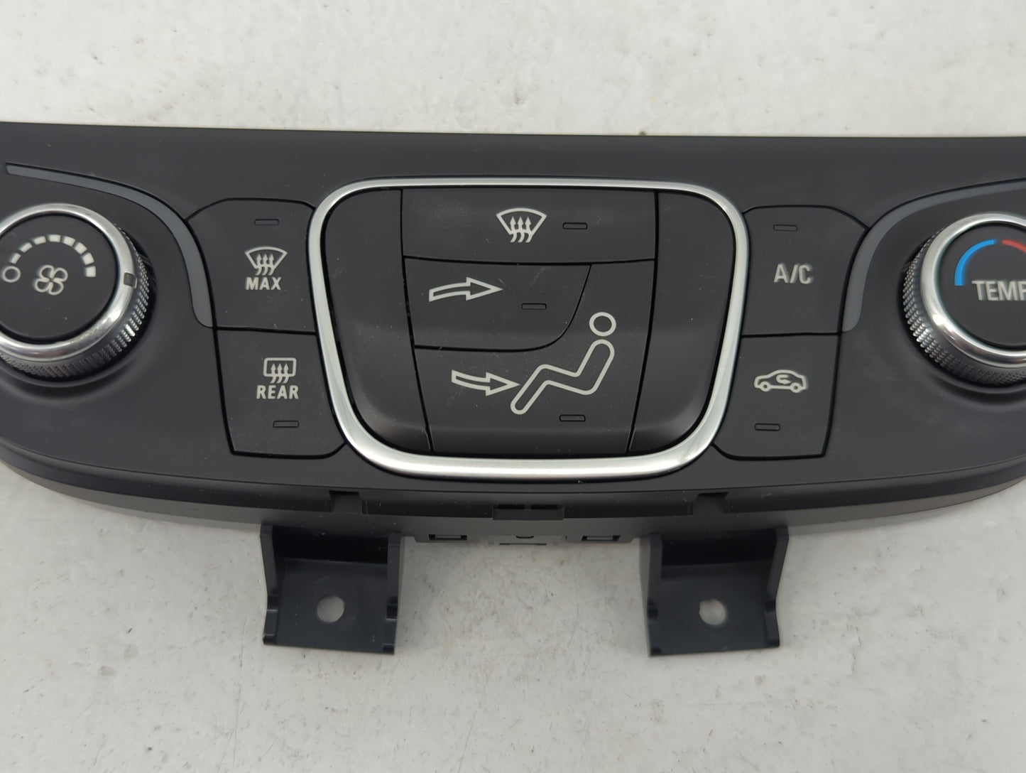 2018 Chevrolet Equinox Climate Control Module Temperature AC/Heater Replacement P/N:84422501 7370200000000X, 000235226 Fits 