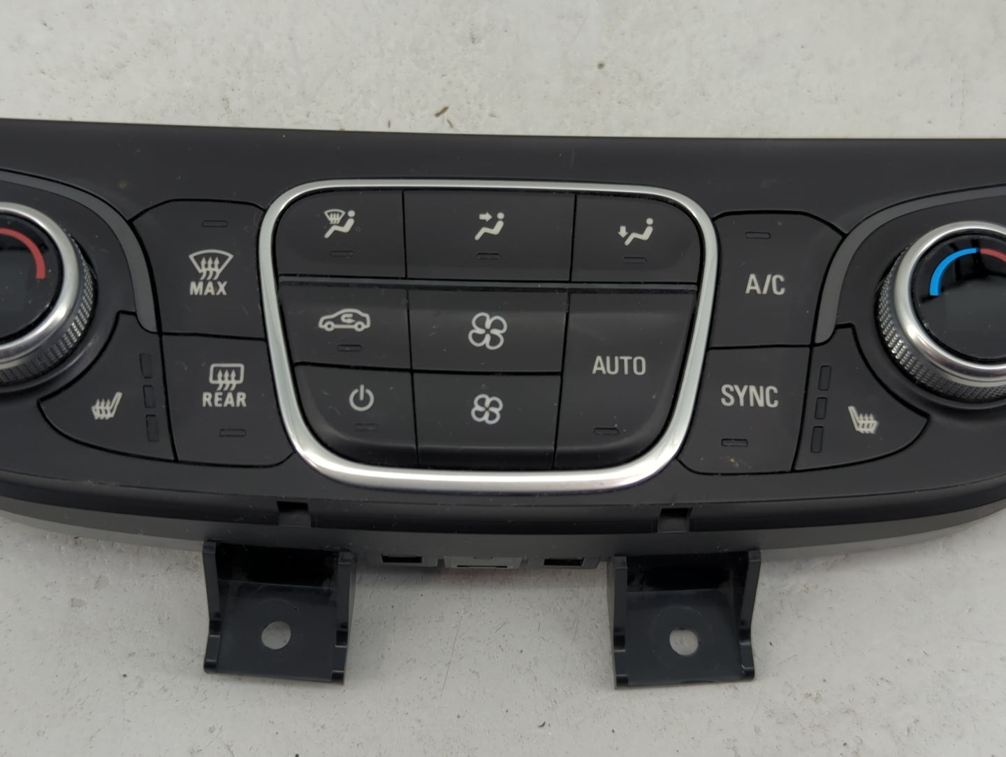 2018 Chevrolet Equinox Climate Control Module Temperature AC/Heater Replacement P/N:84422506 7370200000000X, 000235226 Fits 