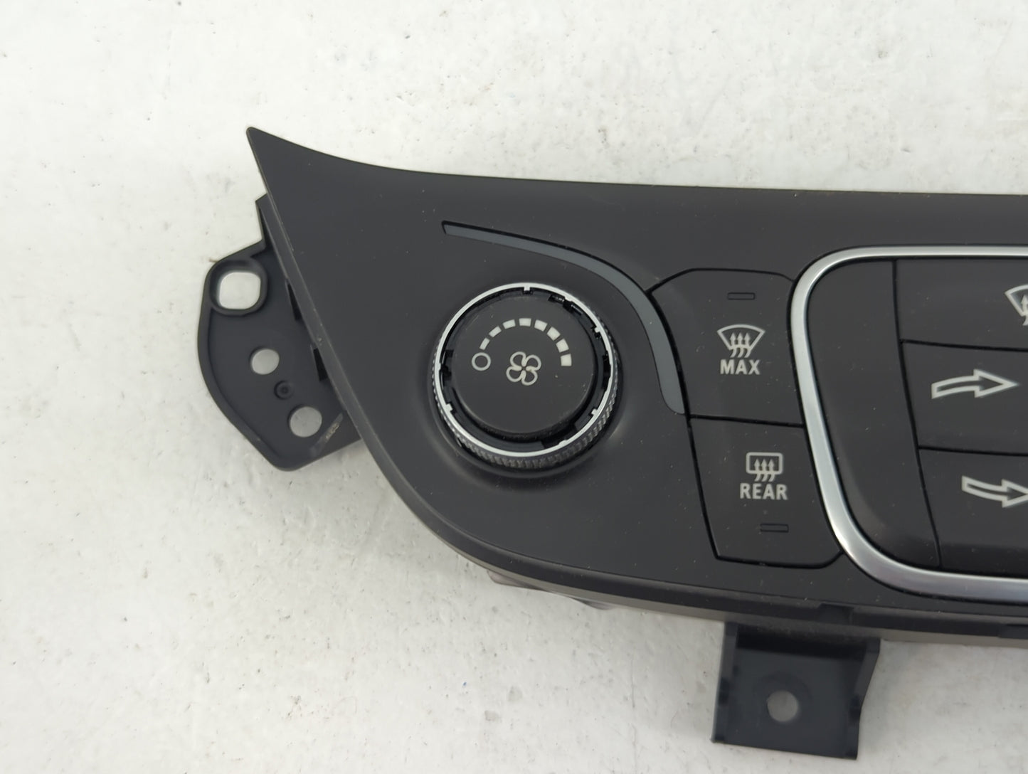 2018 Chevrolet Equinox Climate Control Module Temperature AC/Heater Replacement P/N:84175393 QFGM631A, QFGM504A Fits OEM Use