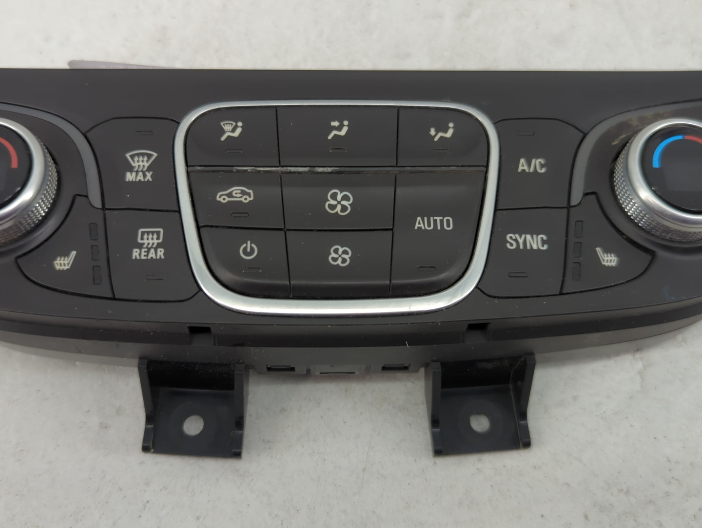 2018 Chevrolet Equinox Climate Control Module Temperature AC/Heater Replacement P/N:84175394 7370200000000X, 000235226 Fits 