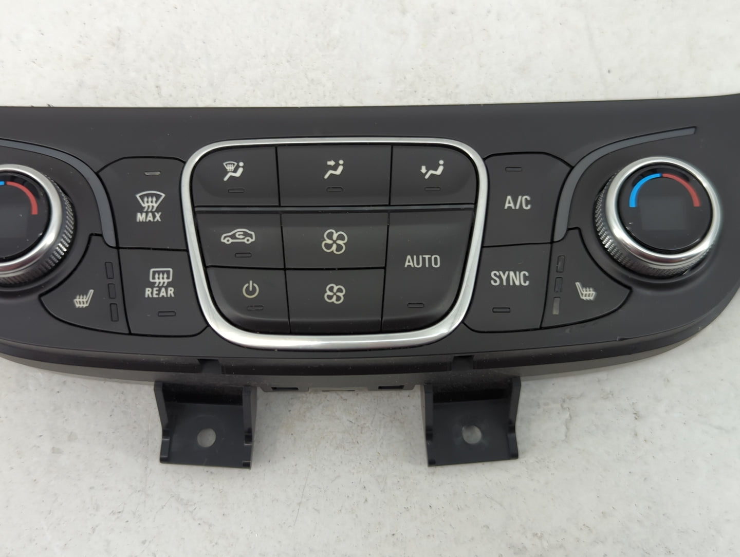2018 Chevrolet Equinox Climate Control Module Temperature AC/Heater Replacement P/N:84175394 7370200000000X, 000235226 Fits 