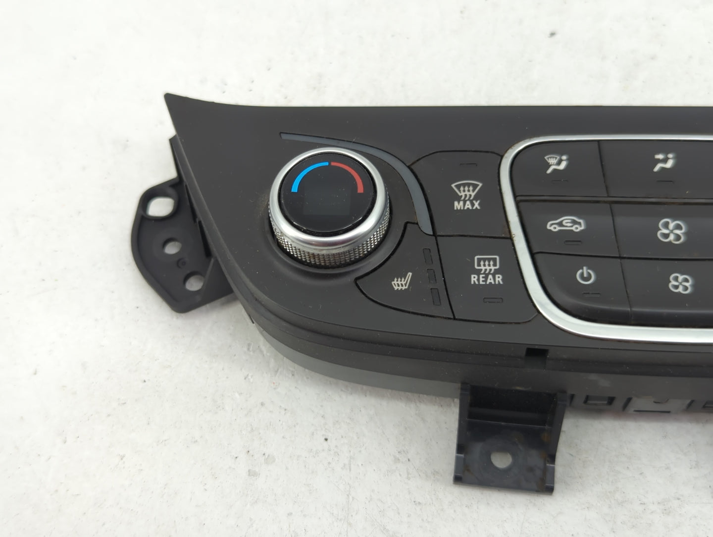 2018 Chevrolet Equinox Climate Control Module Temperature AC/Heater Replacement P/N:84175394 Fits OEM Used Auto Parts - Oemu