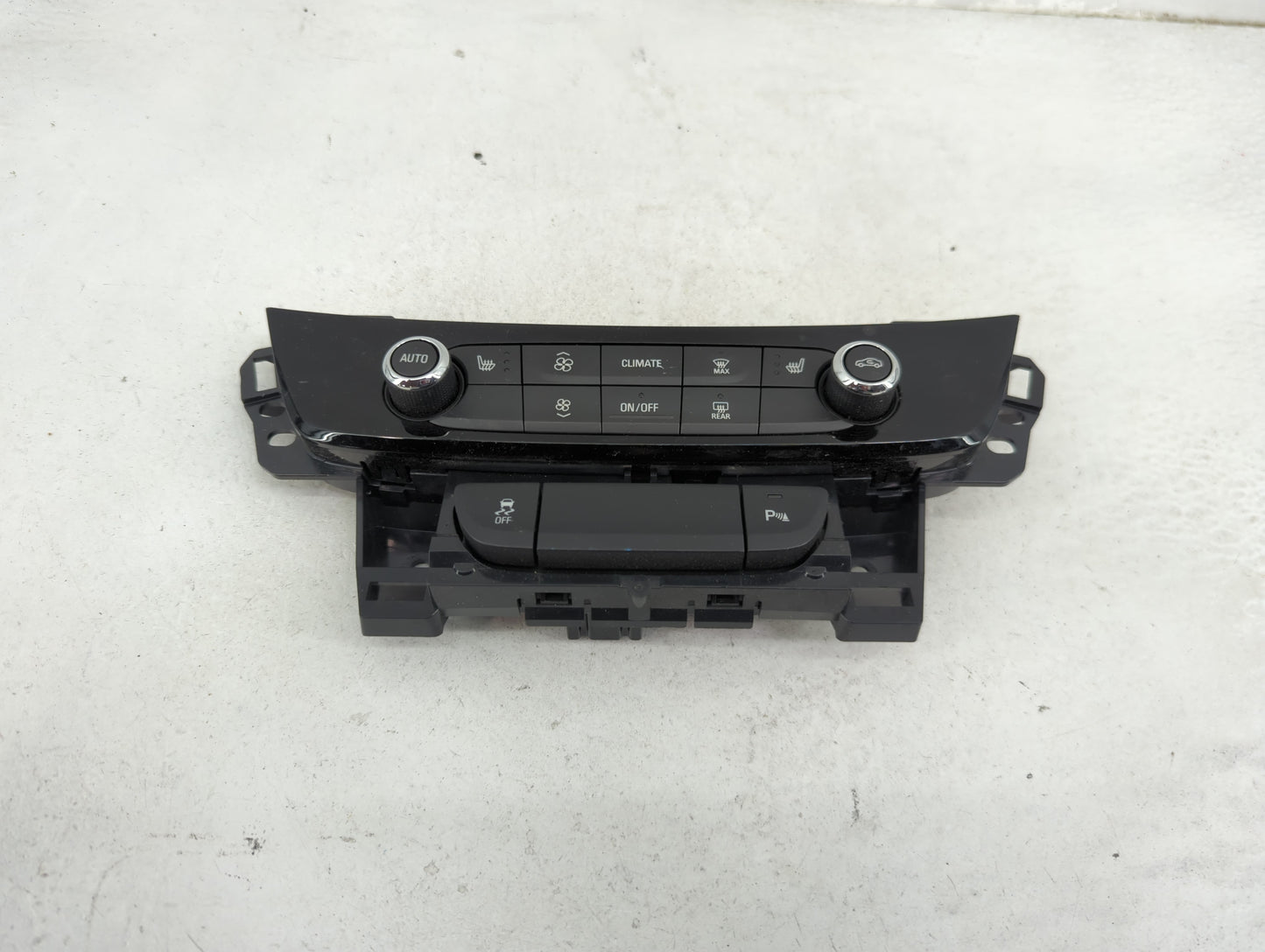 2018 Chevrolet Equinox Climate Control Module Temperature AC/Heater Replacement P/N:84315982 7370200000000X Fits OEM Used Au