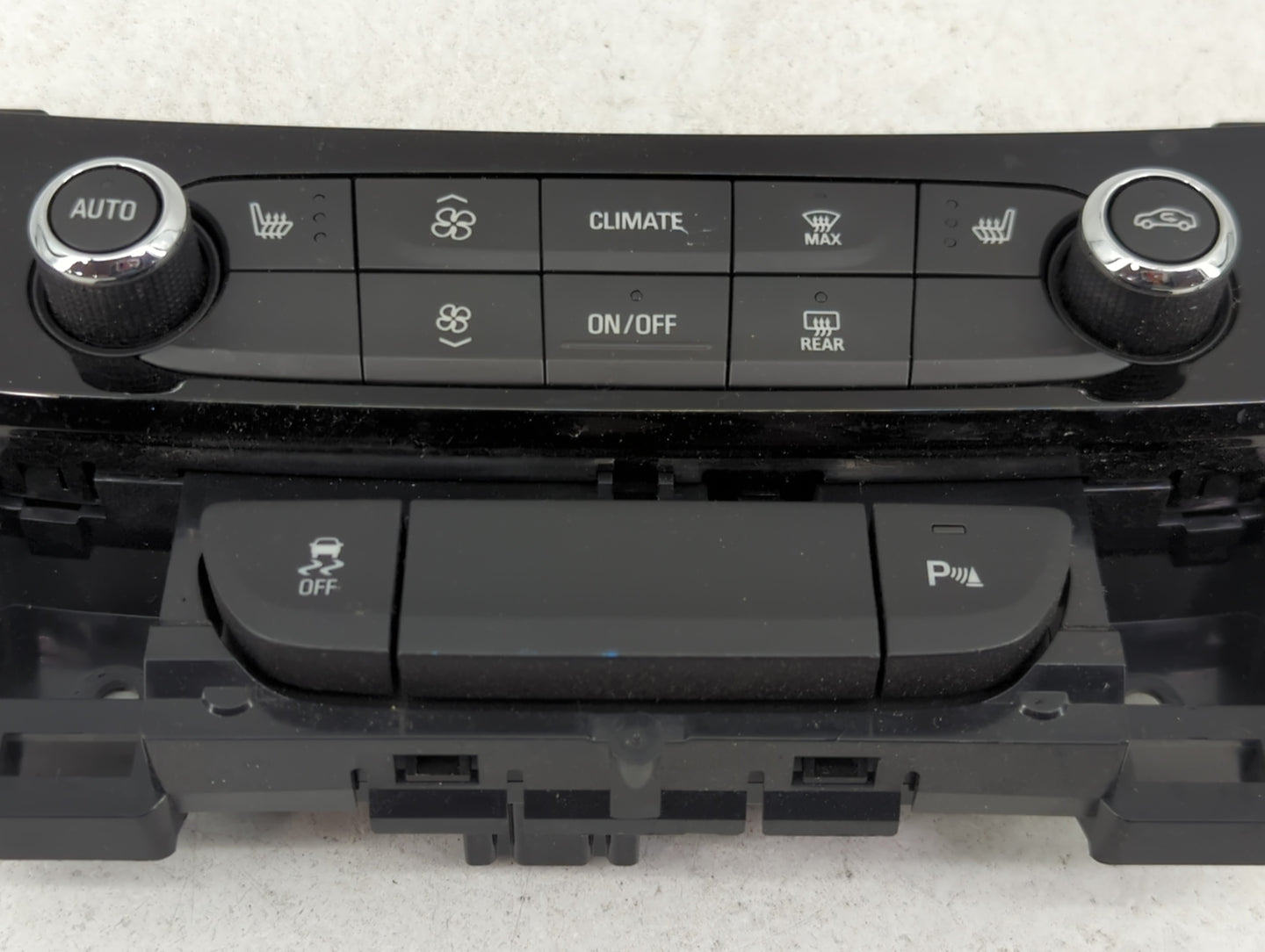 2018 Chevrolet Equinox Climate Control Module Temperature AC/Heater Replacement P/N:84315982 7370200000000X Fits OEM Used Au