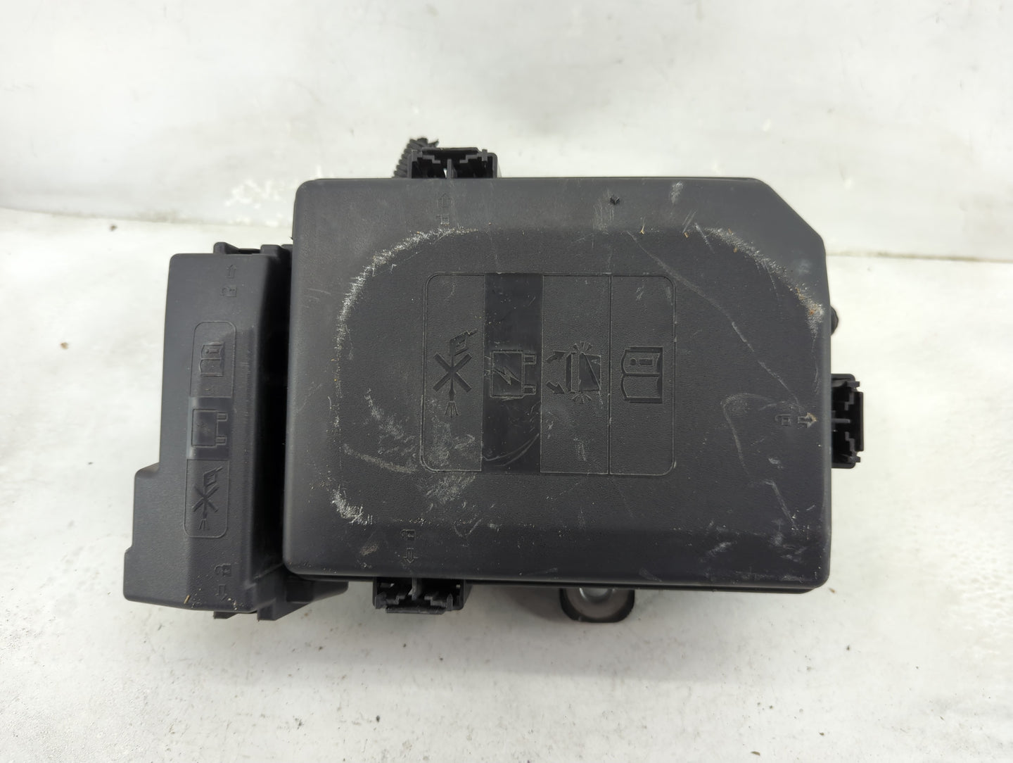 2018-2022 Chevrolet Equinox Fusebox Fuse Box Panel Relay Module P/N:23246682 86398000000000U Fits Fits 2018 2019 2020 2021 2
