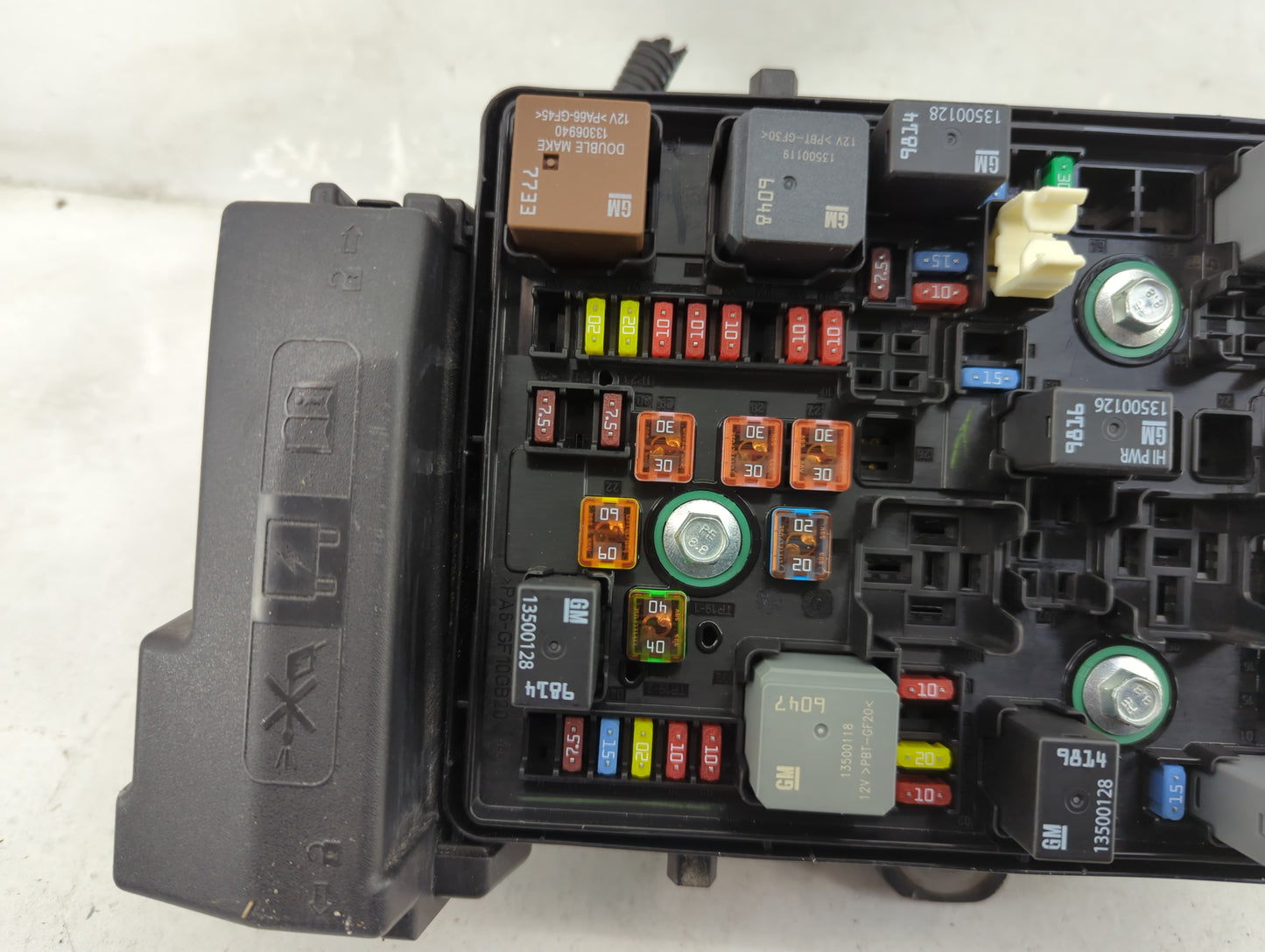 2018-2022 Chevrolet Equinox Fusebox Fuse Box Panel Relay Module P/N:23246682 86398000000000U Fits Fits 2018 2019 2020 2021 2