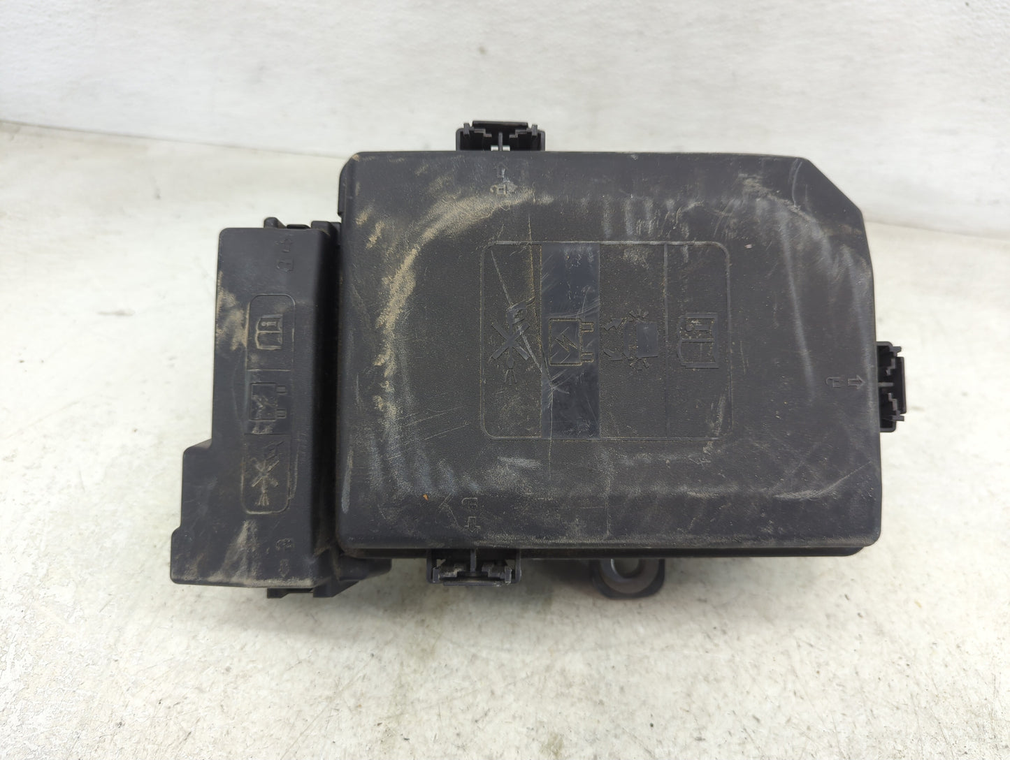 2018-2022 Chevrolet Equinox Fusebox Fuse Box Panel Relay Module P/N:23246682 86398000000000U Fits Fits 2018 2019 2020 2021 2