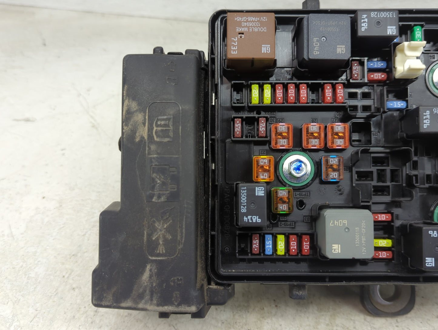 2018-2022 Chevrolet Equinox Fusebox Fuse Box Panel Relay Module P/N:23246682 86398000000000U Fits Fits 2018 2019 2020 2021 2
