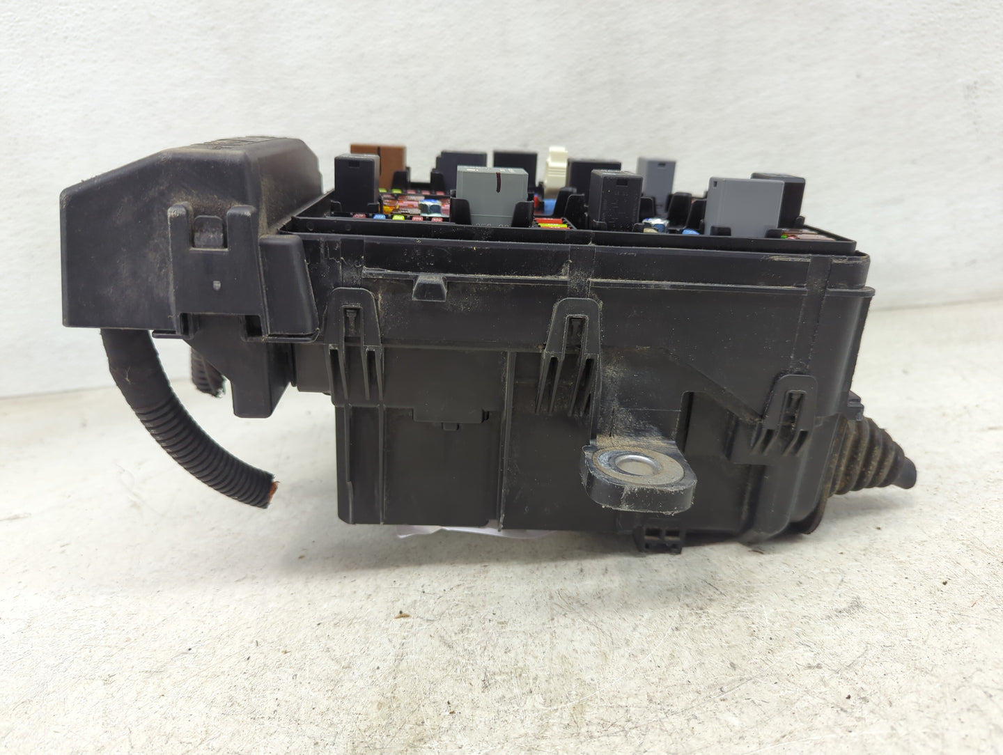 2018-2022 Chevrolet Equinox Fusebox Fuse Box Panel Relay Module P/N:23246682 86398000000000U Fits Fits 2018 2019 2020 2021 2