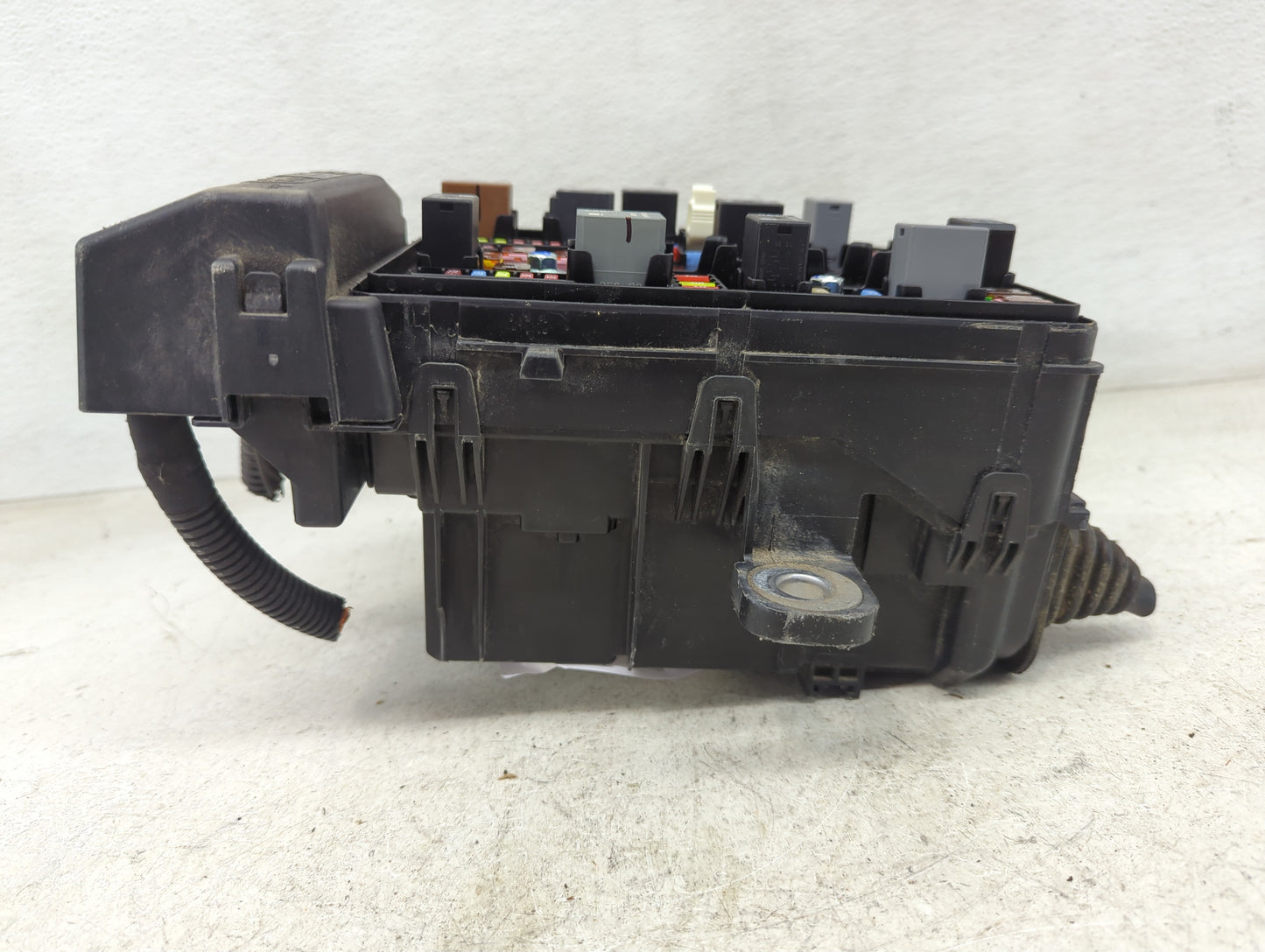 2018-2022 Chevrolet Equinox Fusebox Fuse Box Panel Relay Module P/N:23246682 86398000000000U Fits Fits 2018 2019 2020 2021 2