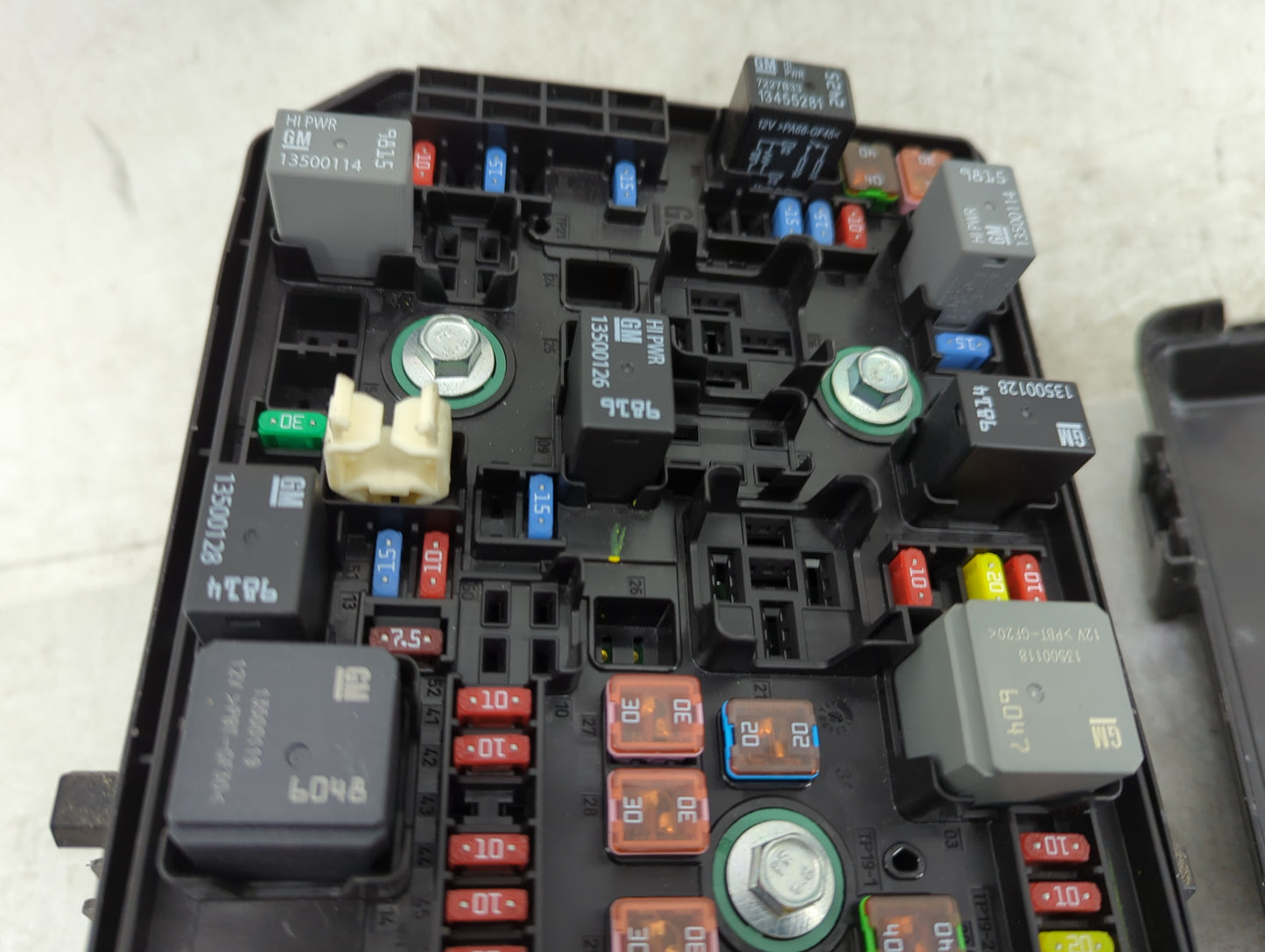 2018-2022 Chevrolet Equinox Fusebox Fuse Box Panel Relay Module P/N:23246682 Fits Fits 2018 2019 2020 2021 2022 OEM Used Aut