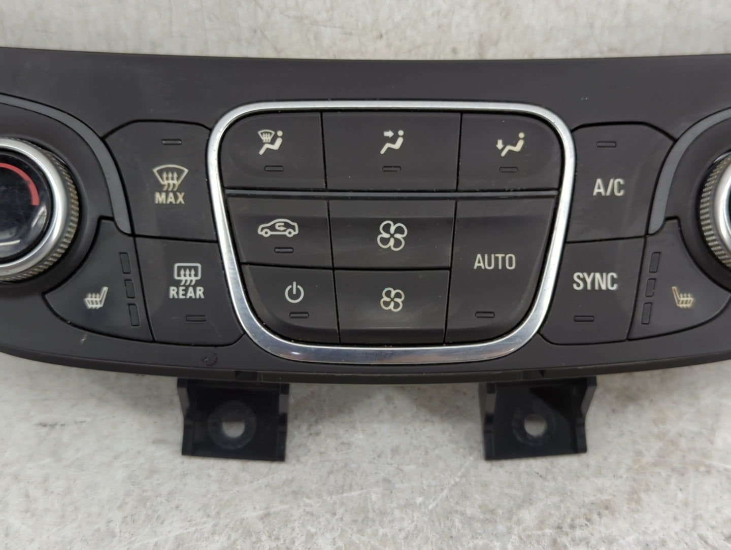 2018 Chevrolet Equinox Climate Control Module Temperature AC/Heater Replacement P/N:84175394 Fits OEM Used Auto Parts - Oemu