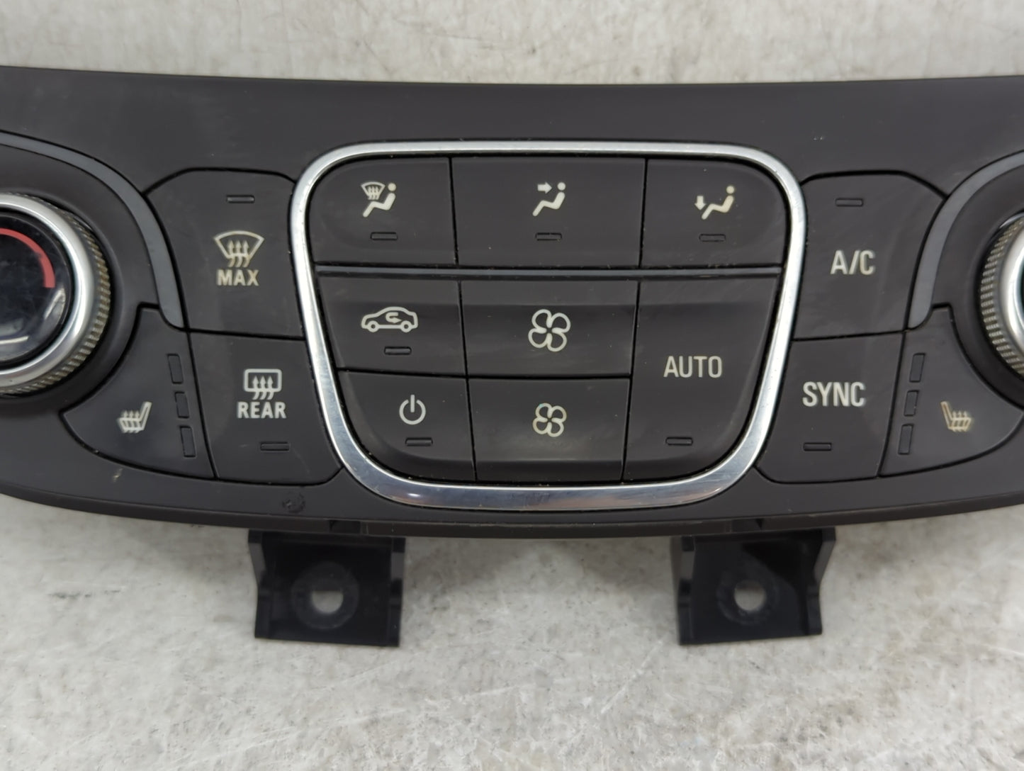 2018 Chevrolet Equinox Climate Control Module Temperature AC/Heater Replacement P/N:84175394 Fits OEM Used Auto Parts - Oemu