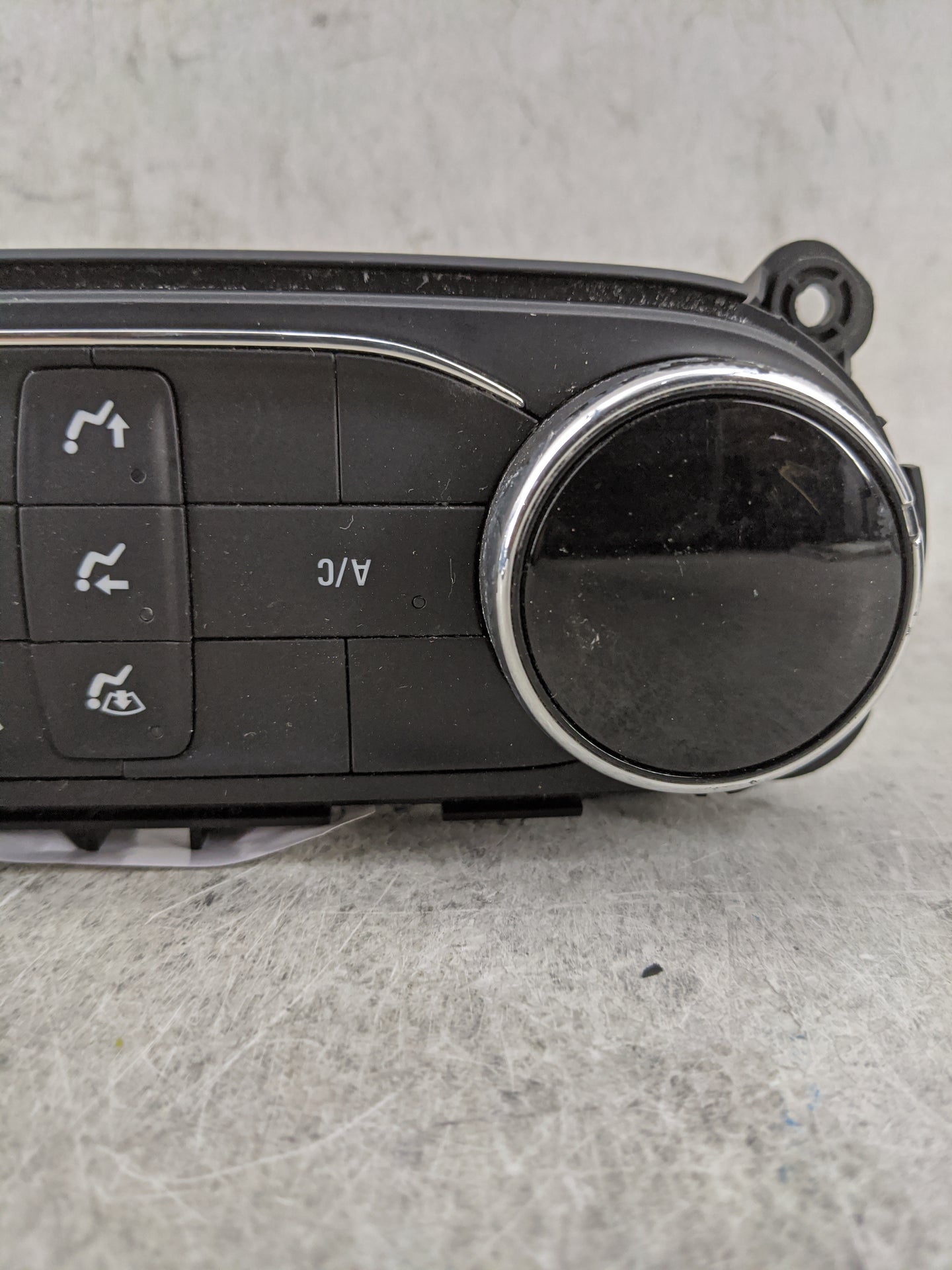 2018 Chevrolet Equinox Climate Control Module Temperature AC/Heater Replacement P/N:42854935 7370200000000X Fits OEM Used Au