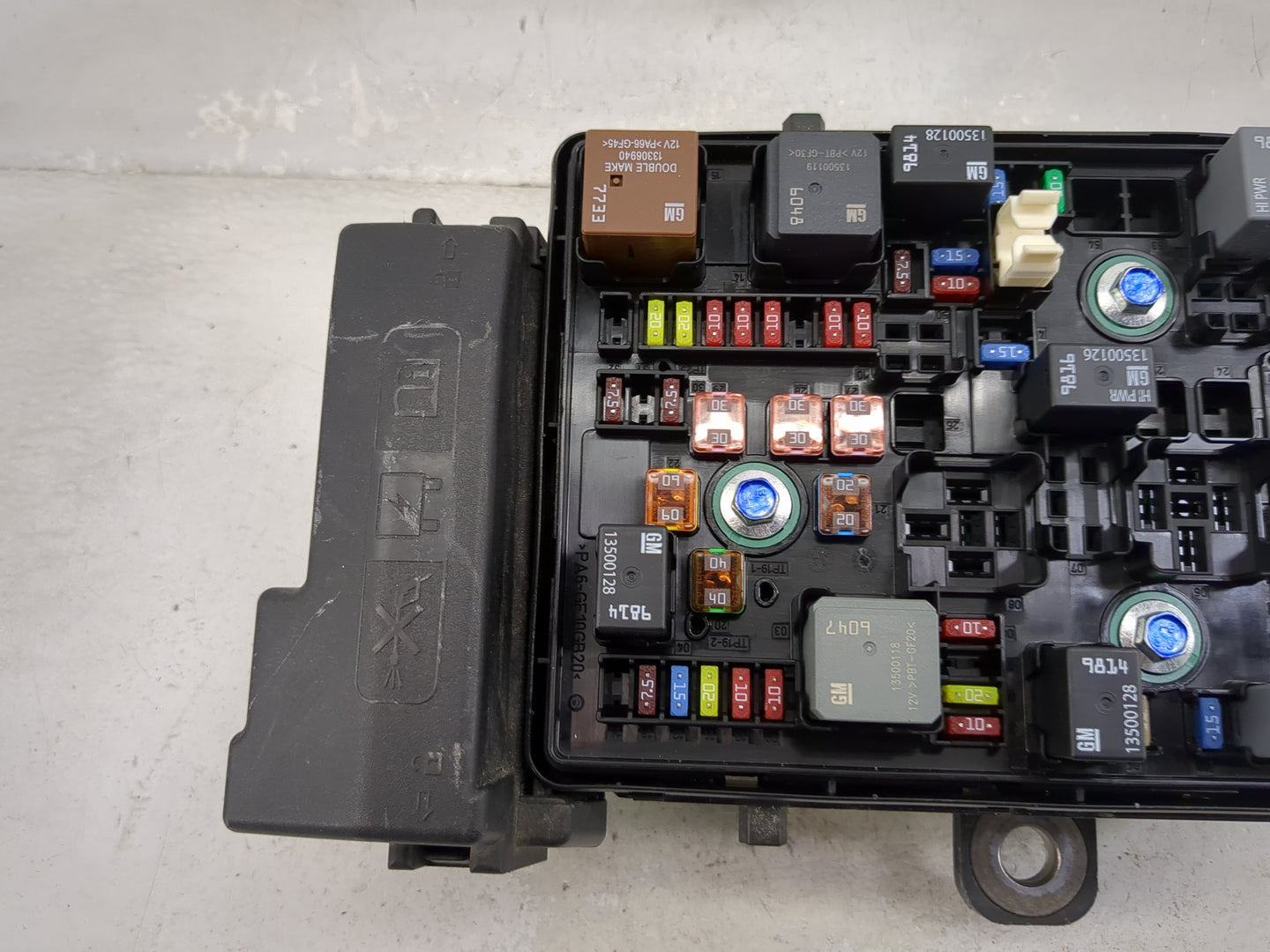 2018-2022 Chevrolet Equinox Fusebox Fuse Box Panel Relay Module P/N:13455281 13500128, 13500126 Fits Fits 2018 2019 2020 202
