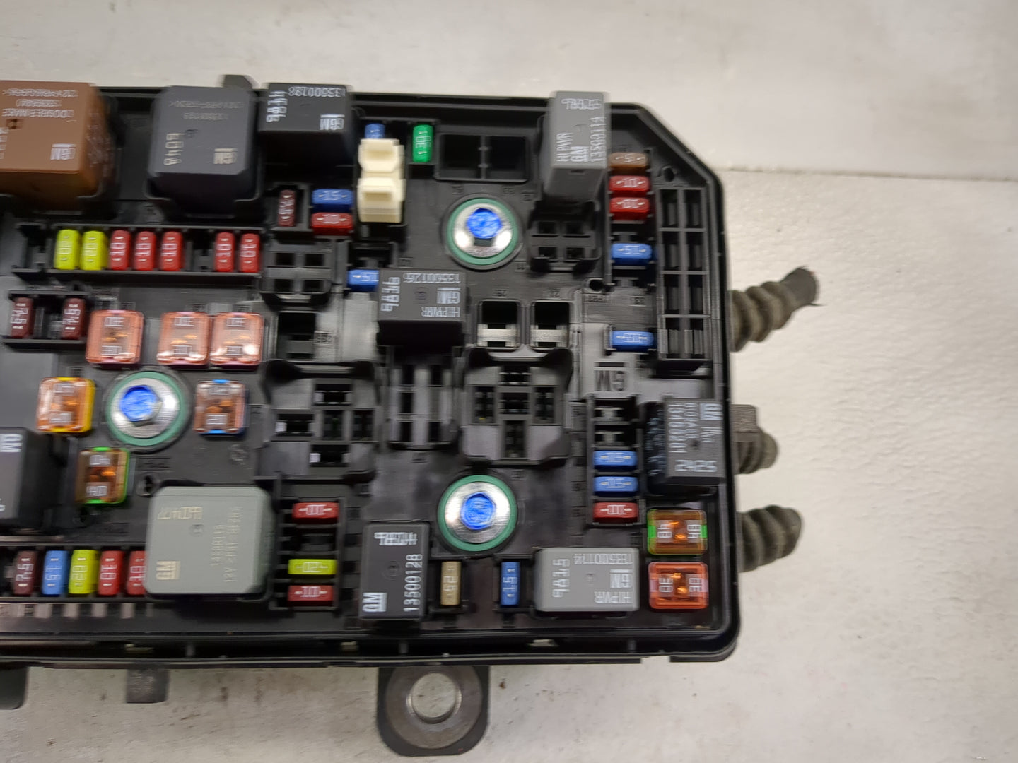 2018-2022 Chevrolet Equinox Fusebox Fuse Box Panel Relay Module P/N:13455281 13500128, 13500126 Fits Fits 2018 2019 2020 202