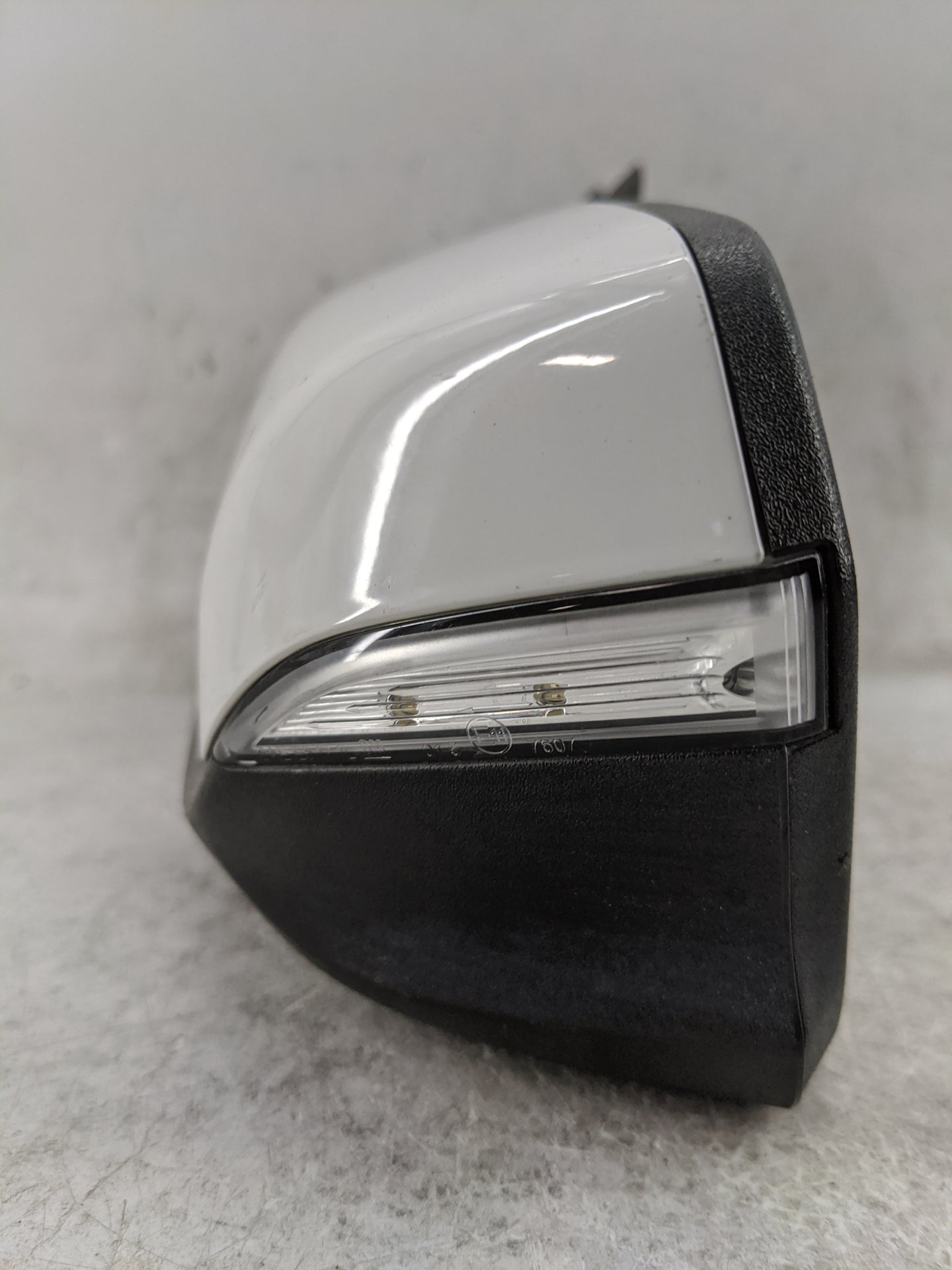 2018 Chevrolet Equinox Driver Side View Mirror - Left Door Mirror OEM Used - Oemusedautoparts1.com