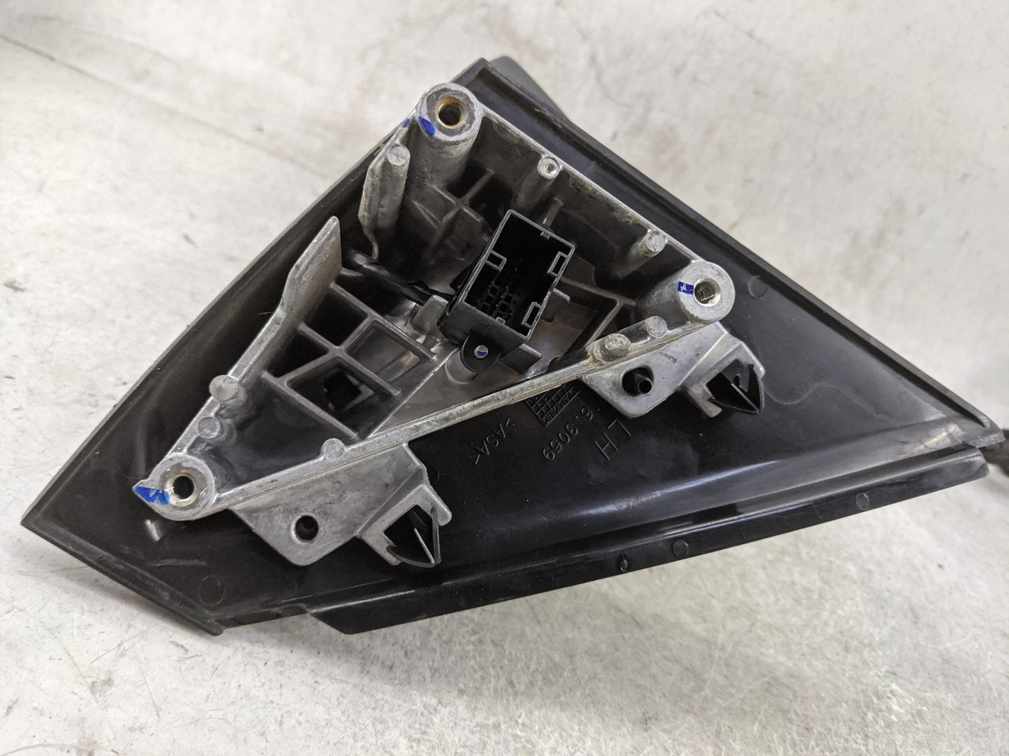 2018 Chevrolet Equinox Driver Side View Mirror - Left Door Mirror OEM Used - Oemusedautoparts1.com