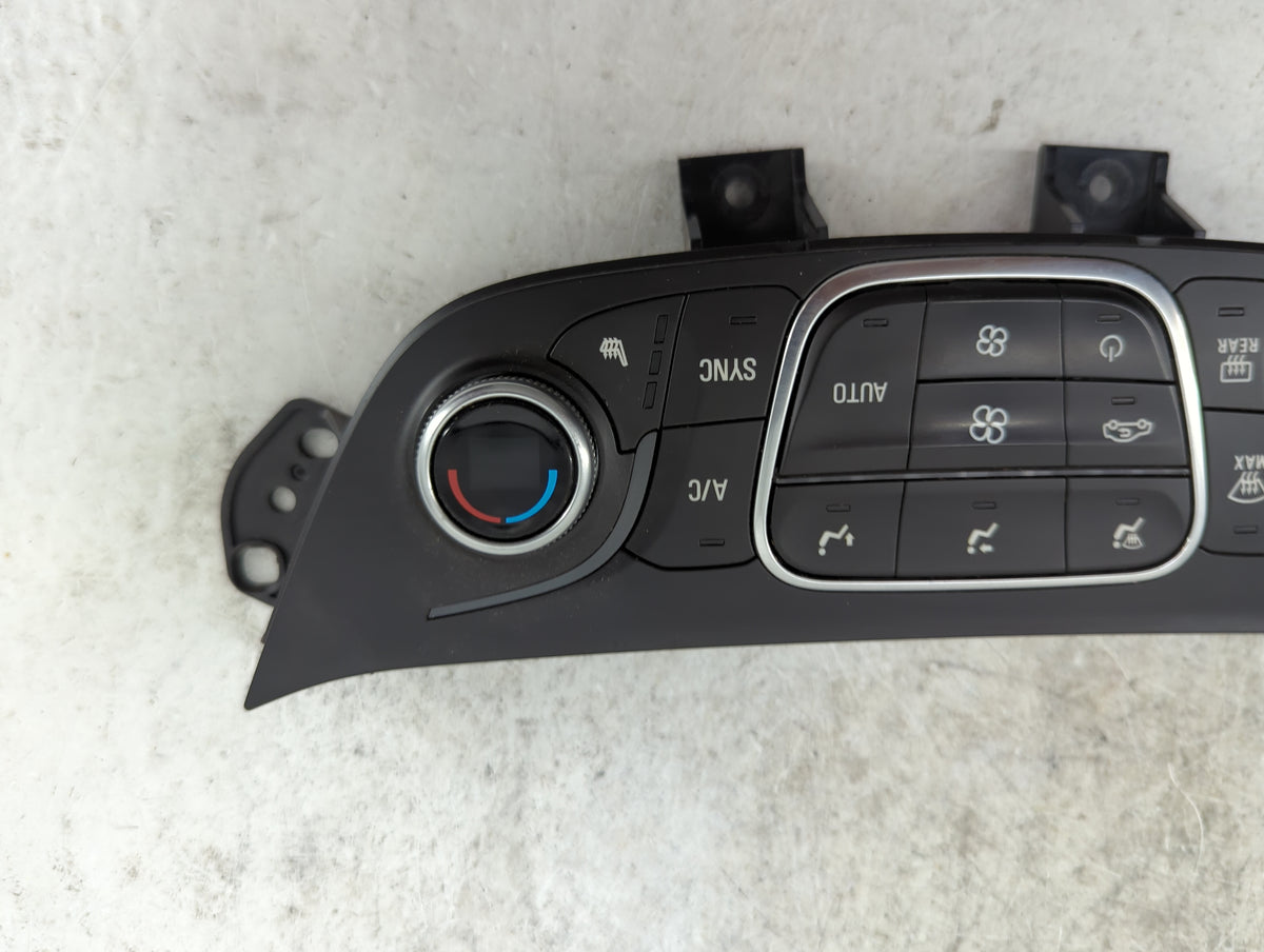 2018-2019 Chevrolet Equinox Climate Control Module Temperature AC/Heater Replacement P/N:84422506 737020000000X Fits OEM Use