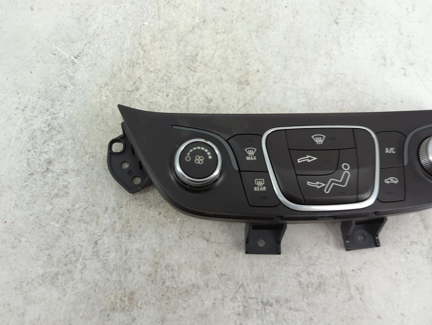 2018 Chevrolet Equinox Climate Control Module Temperature AC/Heater Replacement P/N:84175393 7370200000000X, 000235226 Fits 