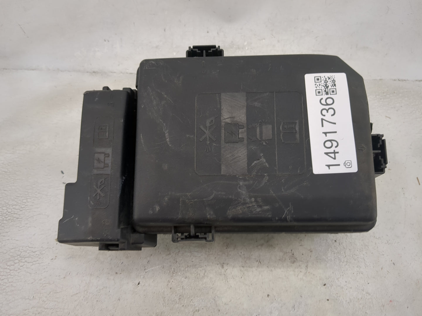 2018-2022 Chevrolet Equinox Fusebox Fuse Box Panel Relay Module P/N:23246682 8639800000000U Fits Fits 2018 2019 2020 2021 20