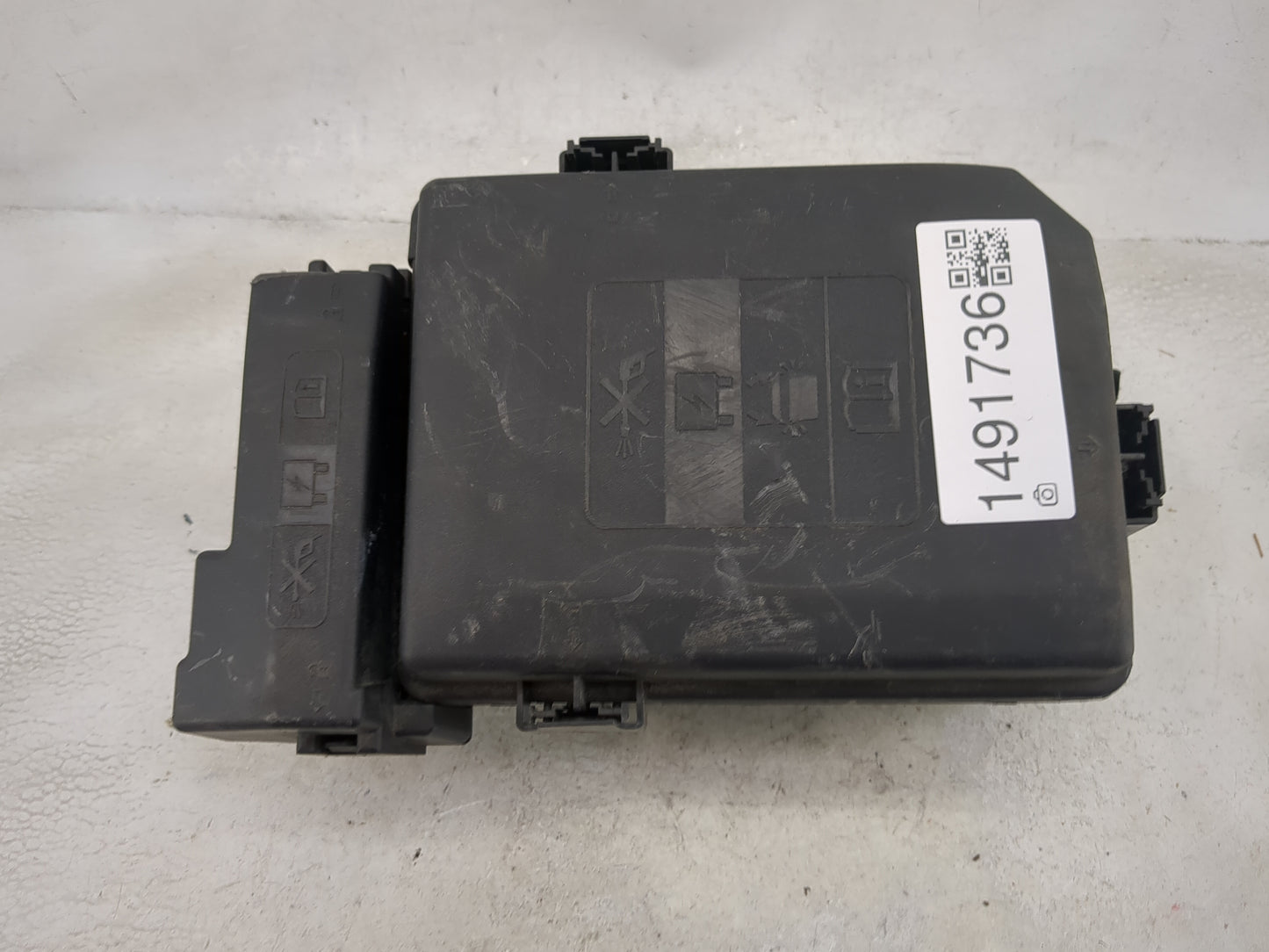 2018-2022 Chevrolet Equinox Fusebox Fuse Box Panel Relay Module P/N:23246682 8639800000000U Fits Fits 2018 2019 2020 2021 20
