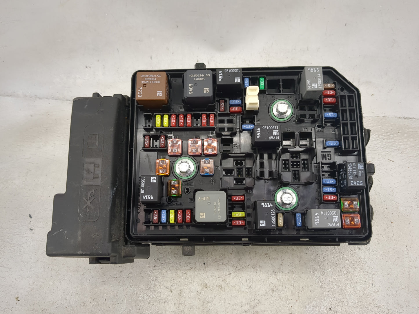 2018-2022 Chevrolet Equinox Fusebox Fuse Box Panel Relay Module P/N:23246682 8639800000000U Fits Fits 2018 2019 2020 2021 20