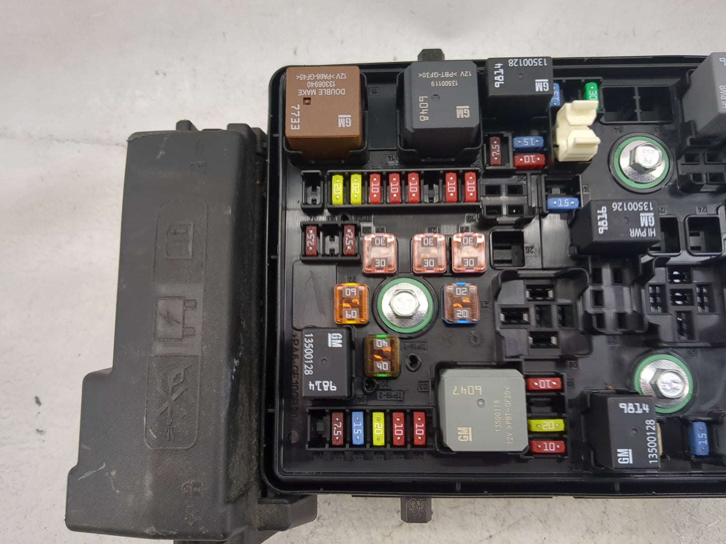 2018-2022 Chevrolet Equinox Fusebox Fuse Box Panel Relay Module P/N:23246682 8639800000000U Fits Fits 2018 2019 2020 2021 20