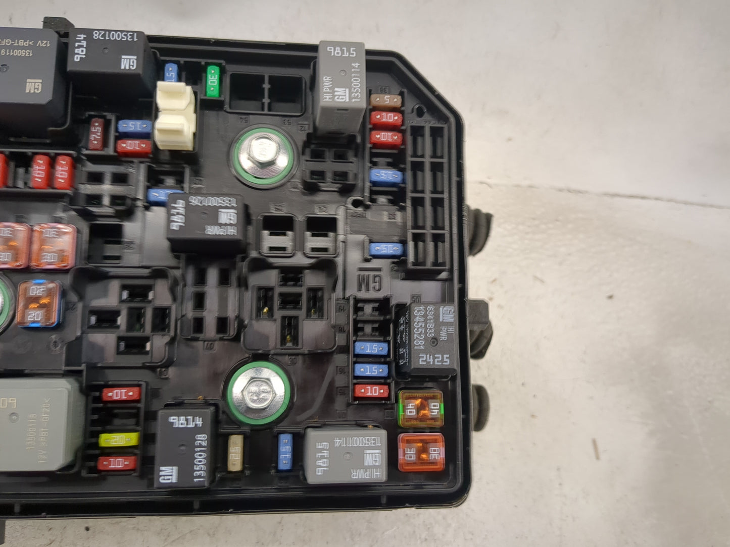 2018-2022 Chevrolet Equinox Fusebox Fuse Box Panel Relay Module P/N:23246682 8639800000000U Fits Fits 2018 2019 2020 2021 20