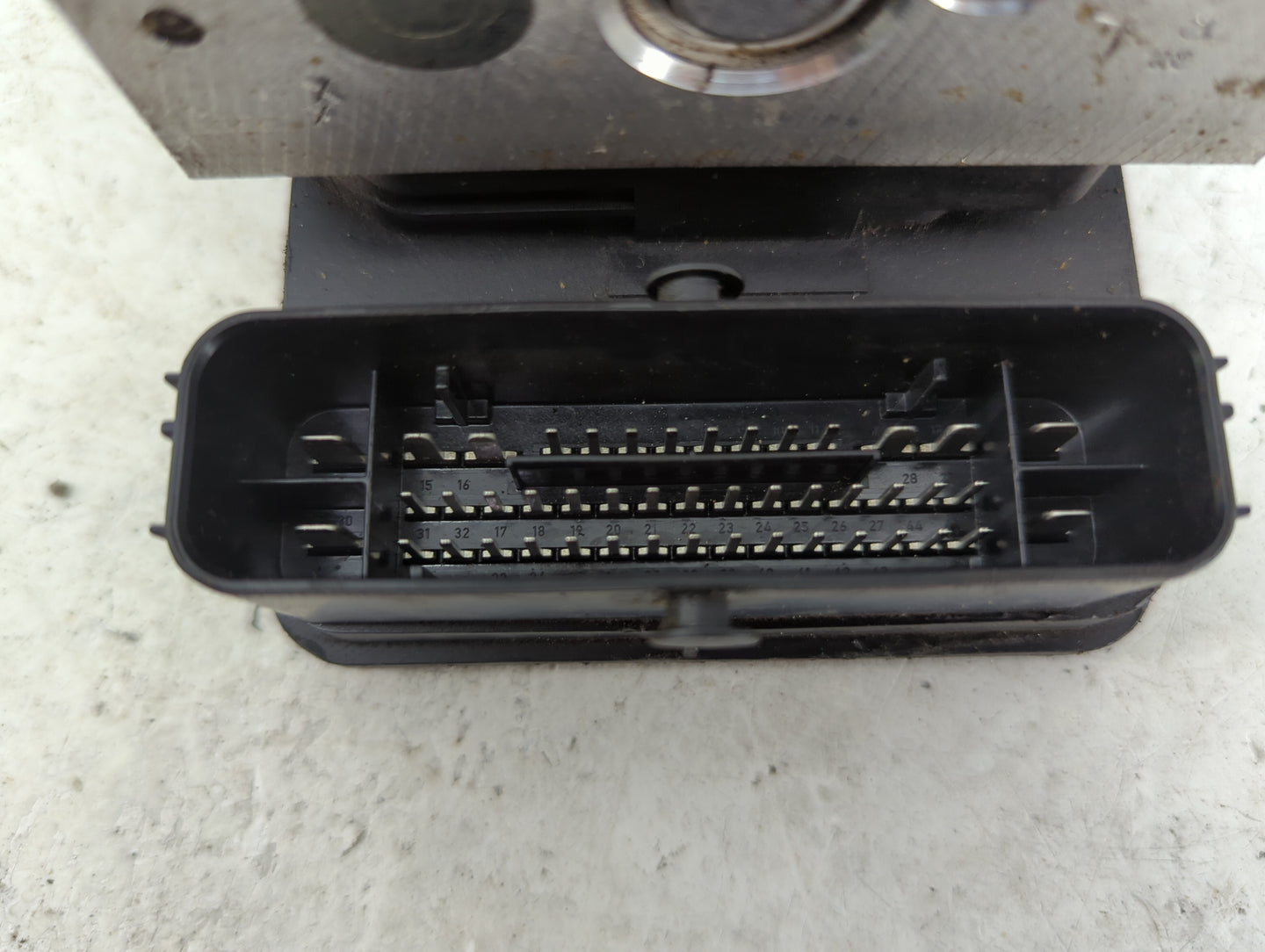 2018-2019 Chevrolet Equinox ABS Pump Control Module Replacement P/N:84254906 Fits Fits 2018 2019 2020 2021 OEM Used Auto Par