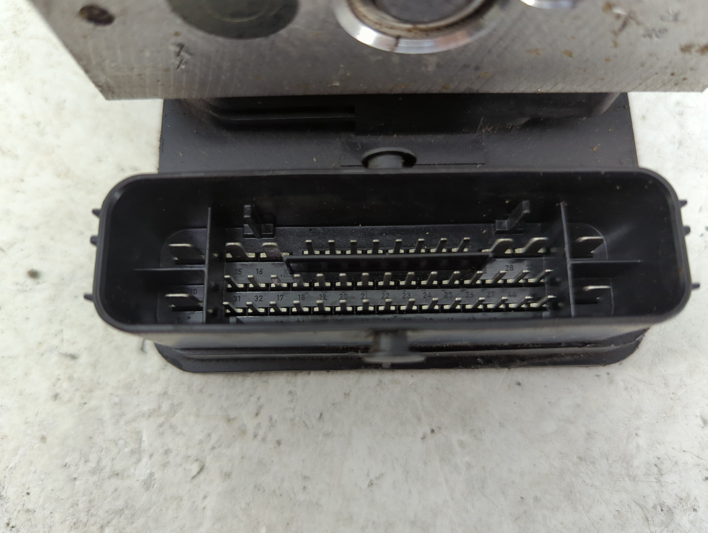 2018-2019 Chevrolet Equinox ABS Pump Control Module Replacement P/N:84254906 Fits Fits 2018 2019 2020 2021 OEM Used Auto Par