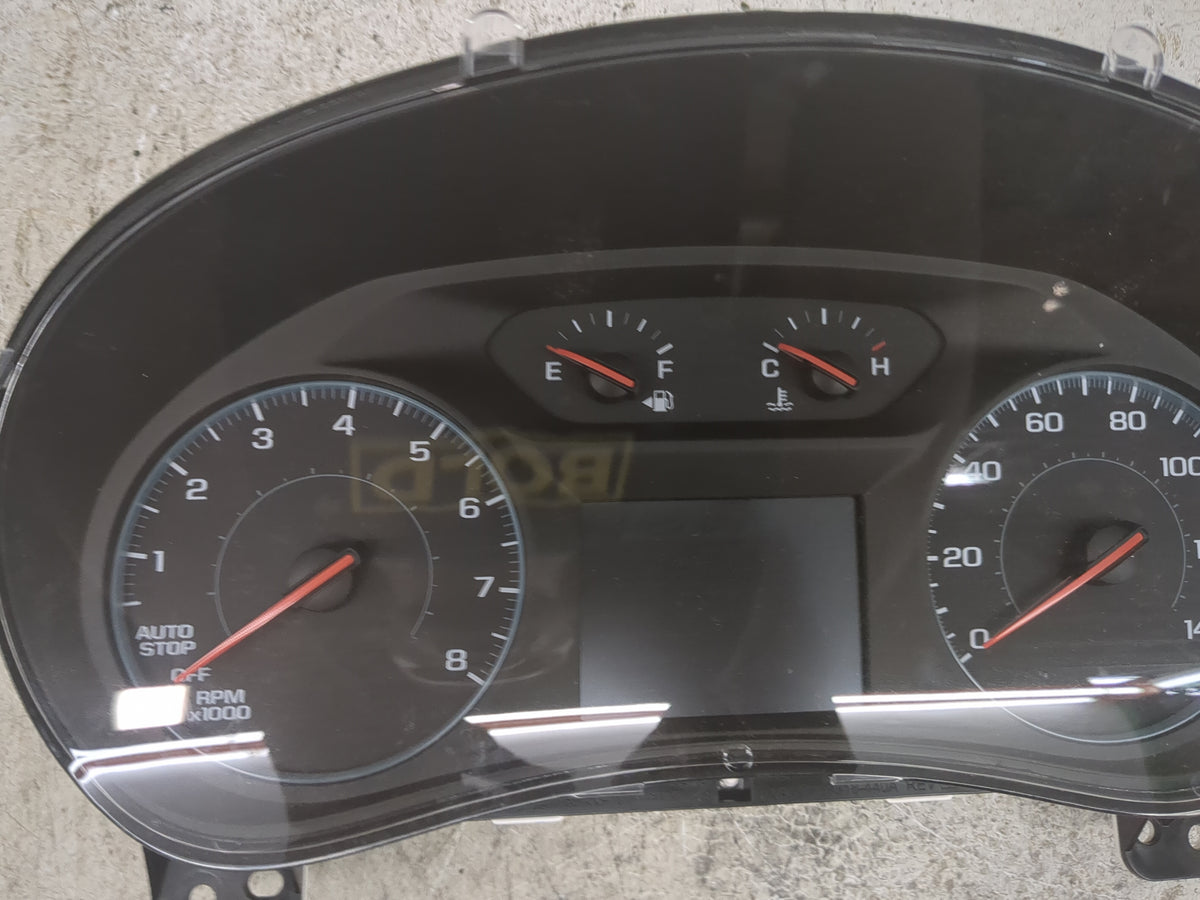 2018 Chevrolet Equinox Instrument Cluster Speedometer Gauges P/N:84240633 9117287A06330931 Miles: Fits OEM Used Auto Parts -