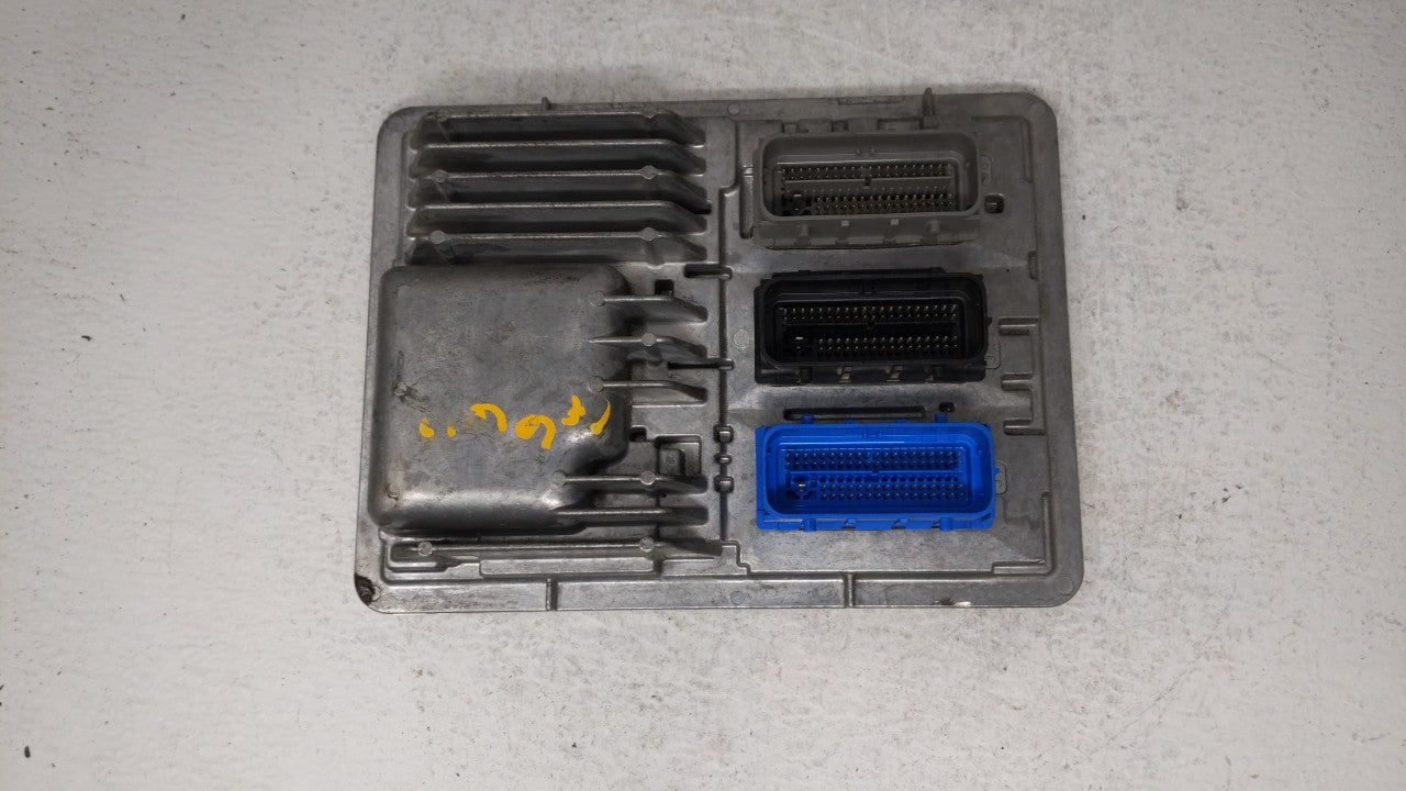 2018-2019 Chevrolet Equinox PCM Engine Control Computer ECU ECM PCU OEM P/N:12680876 12677677, 12692812 Fits Fits 2017 2018 