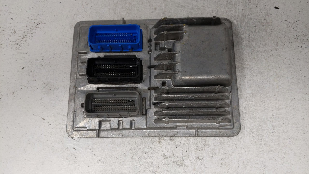 2018-2019 Chevrolet Equinox PCM Engine Control Computer ECU ECM PCU OEM P/N:12680876 12677677, 12692812 Fits Fits 2017 2018 