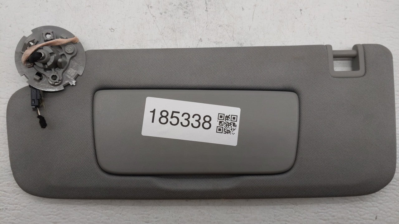 2018-2019 Chevrolet Equinox Sun Visor Shade Replacement Driver Left Mirror Fits Fits 2018 2019 OEM Used Auto Parts - Oemused