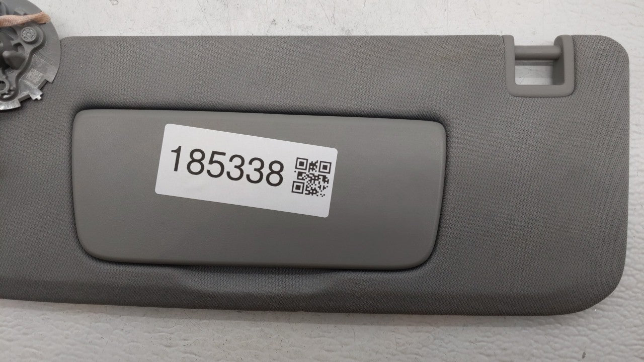 2018-2019 Chevrolet Equinox Sun Visor Shade Replacement Driver Left Mirror Fits Fits 2018 2019 OEM Used Auto Parts - Oemused